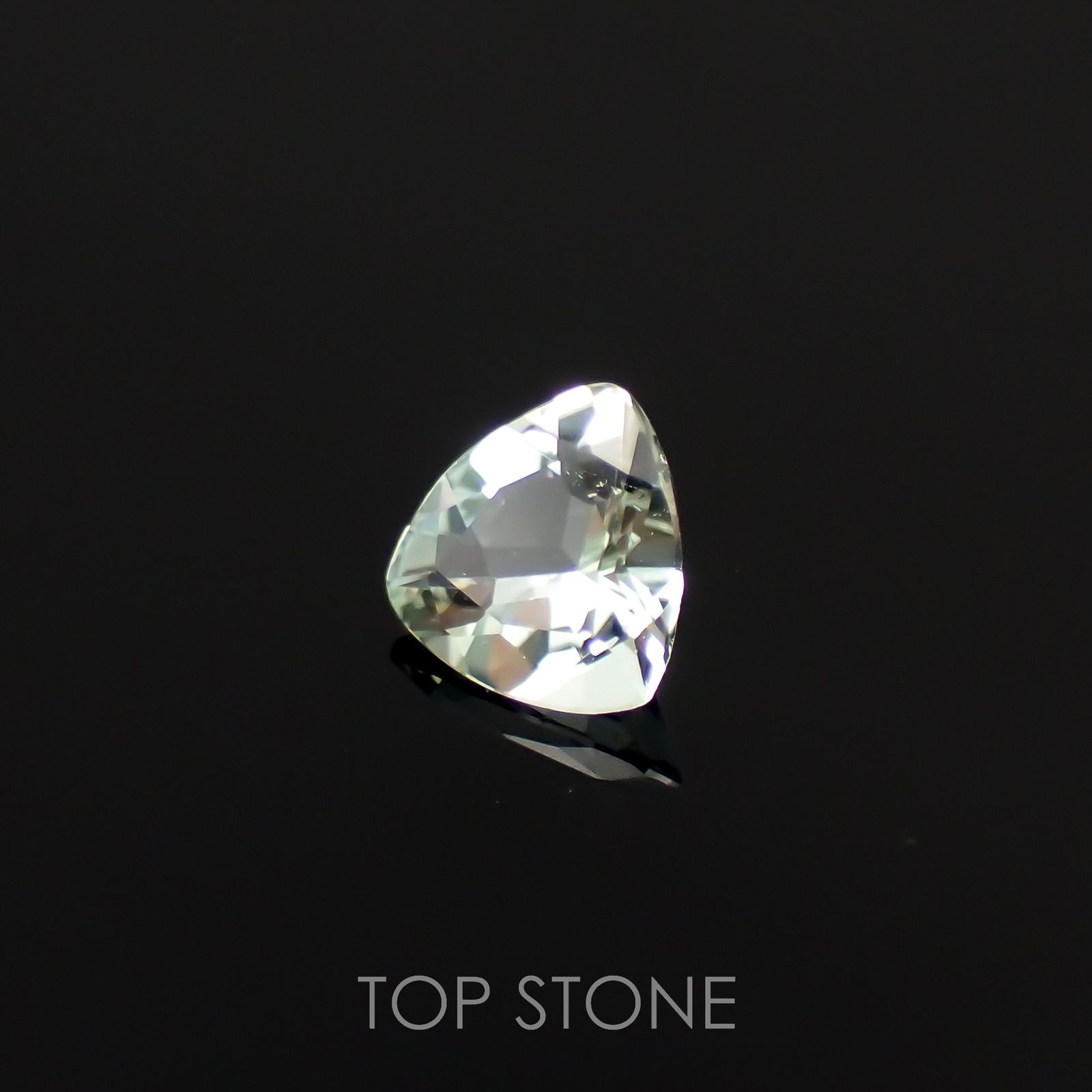 モンテブラサイト(宝石名モンテブラサイト)マダガスカル産 0.34ct 識別済[230120298]5x5mm前後