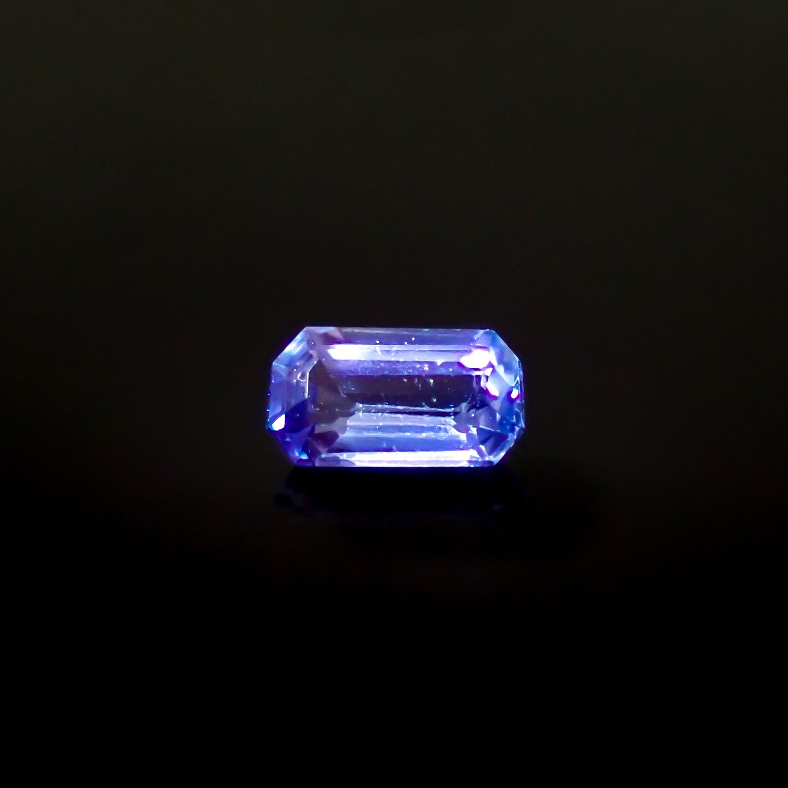 アイスブルーサファイア スリランカ産 0.36ct [241229589]5.3x3mm前後