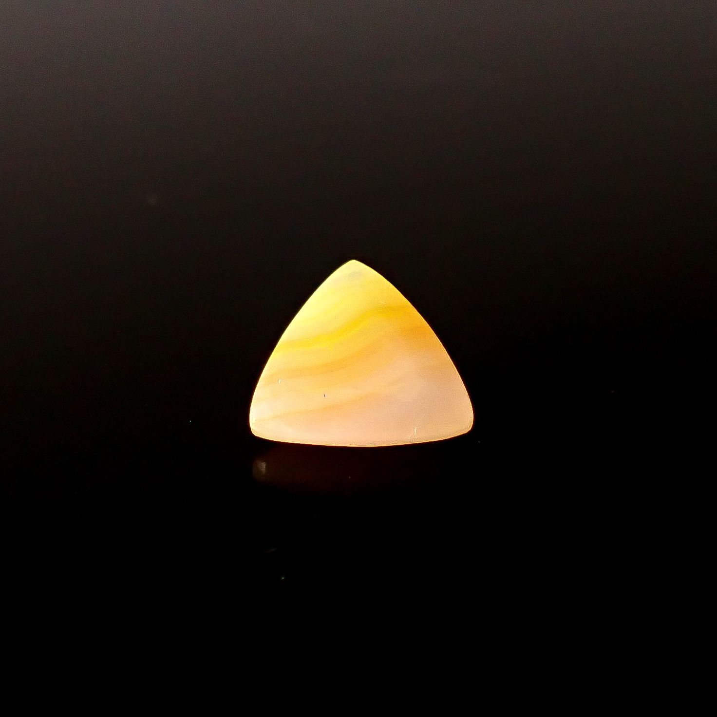 イエロースミソナイト イタリア産 2.02ct / 8.4x8.6mm前後 [251231405]