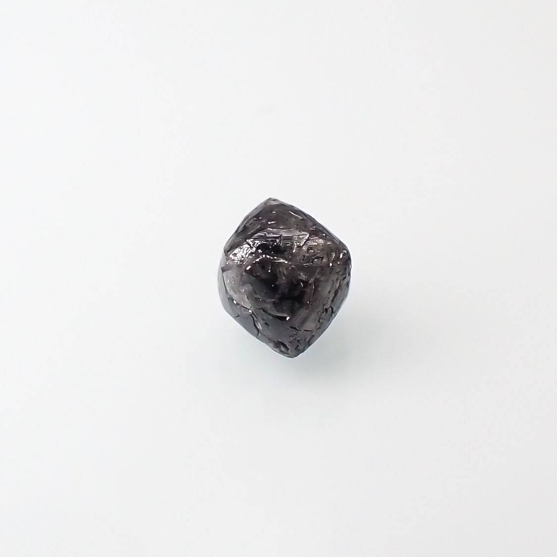 ブラックダイヤモンド 原石 0.80ct[220515835]5.3x5.1mm前後