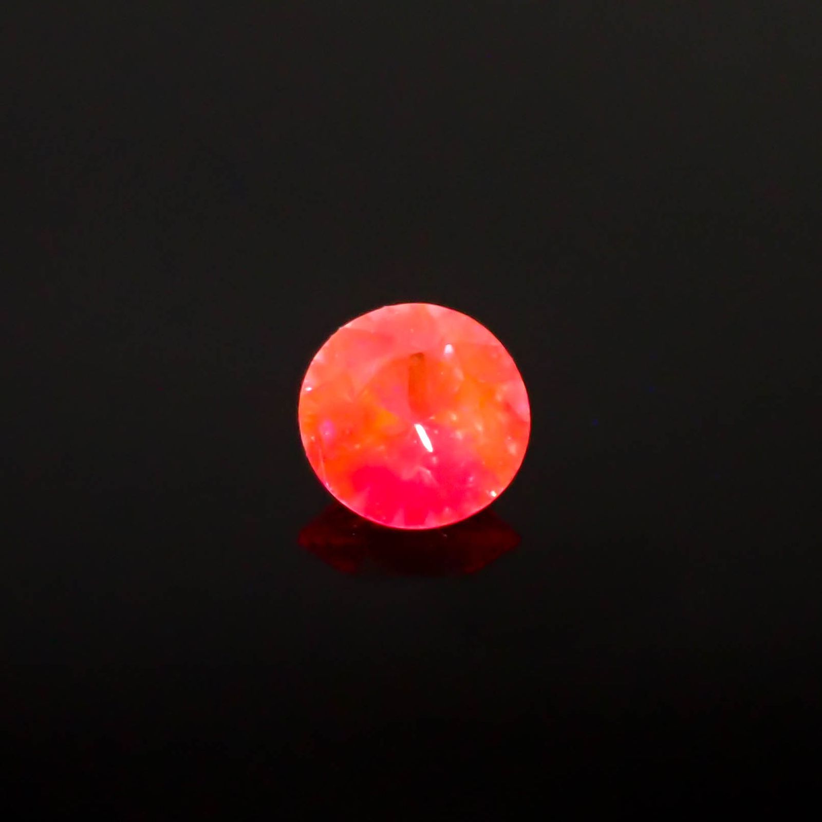 ピンクサファイア ベトナム産 0.16ct[240929066]3.3x3.3mm前後