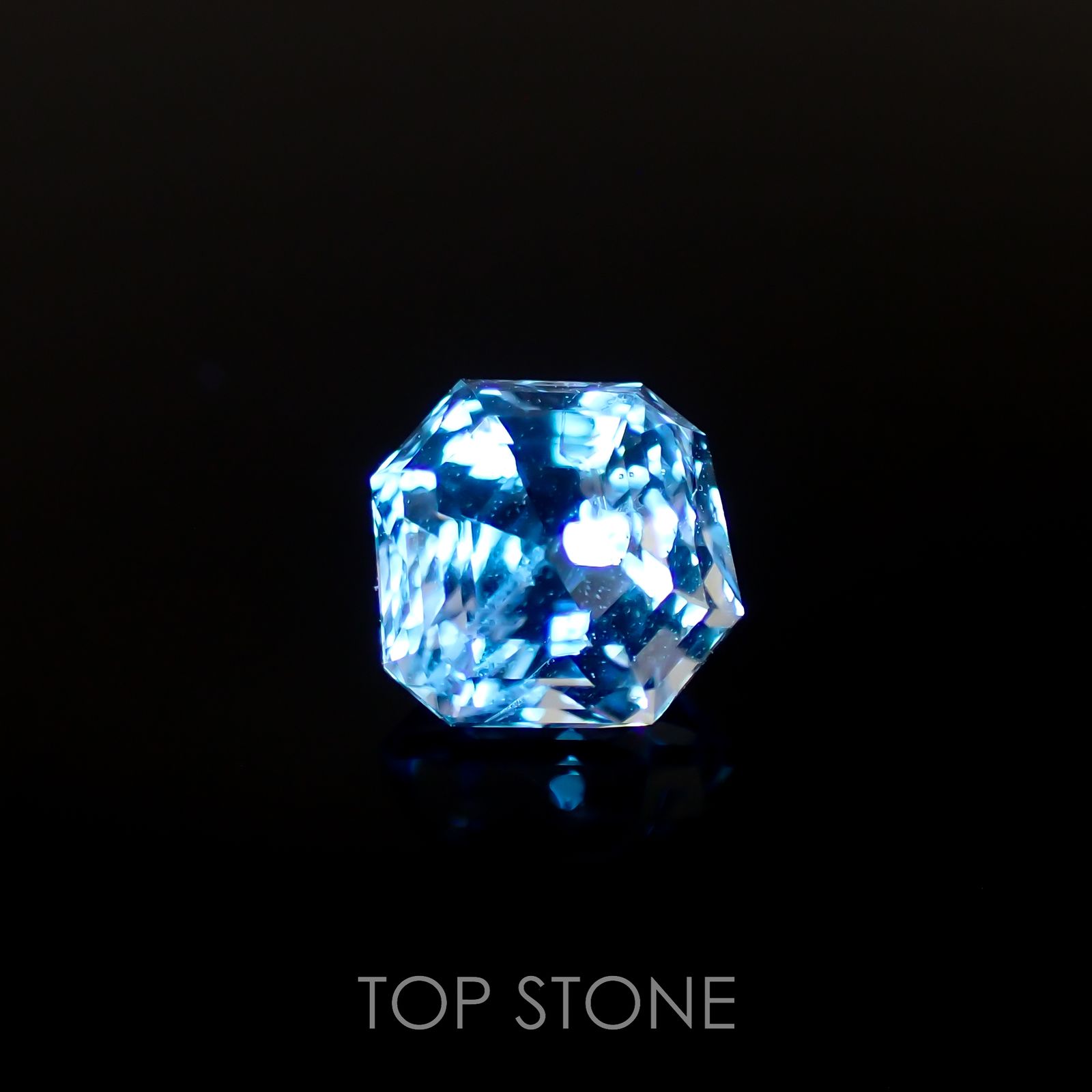 オイルインクォーツ パキスタン産 0.69ct[221018537]5.2x5.2mm前後