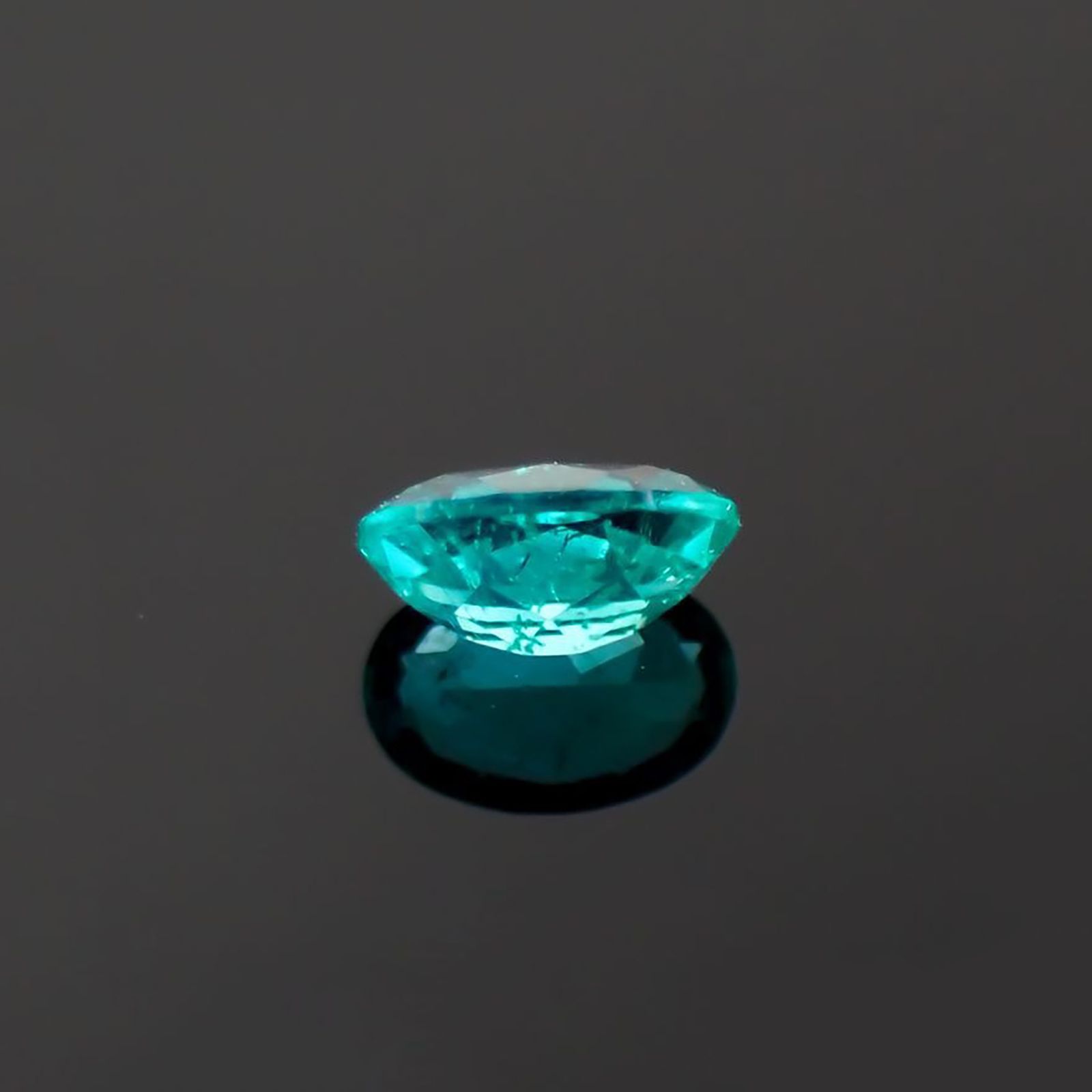 パライバトルマリン(宝石名トルマリン/別名パライバ・トルマリン)ブラジル産 識別済 0.083ct / 3.3x2.2mm前後 [221018775]