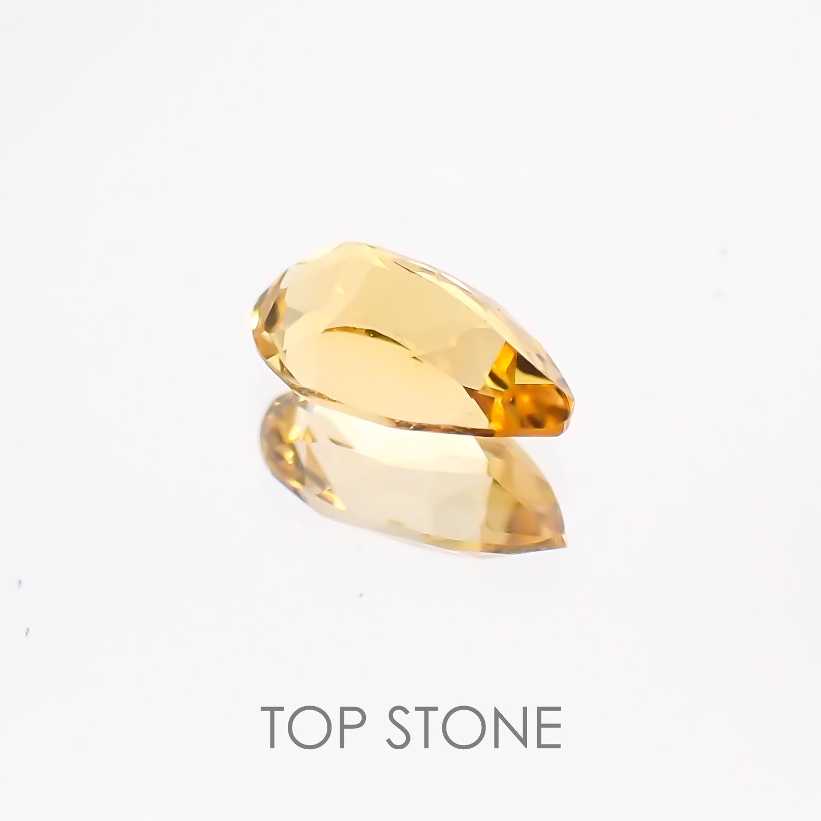 インペリアルトパーズ ブラジル産 ルース 0.52ct[20117853]6.8×3.9mm前後
