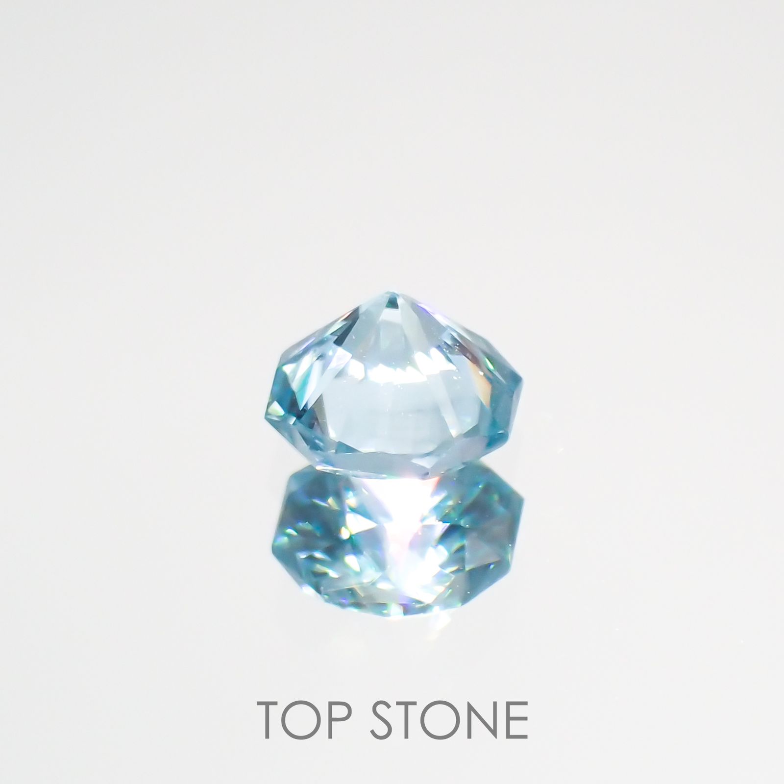 ◇オクタゴンカット◇ブルージルコン カンボジア産 ルース 0.69ct[210913356]4.9×4.8mm前後