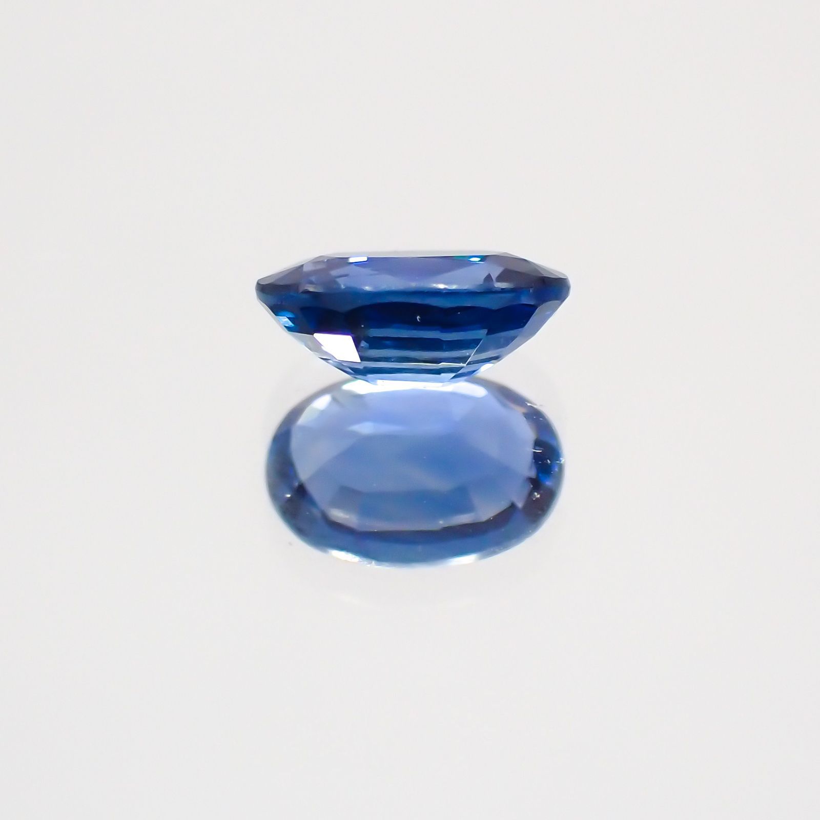 サファイア マダガスカル・スリランカ産 ルース 0.6ct[20128718]6.1×4mm前後