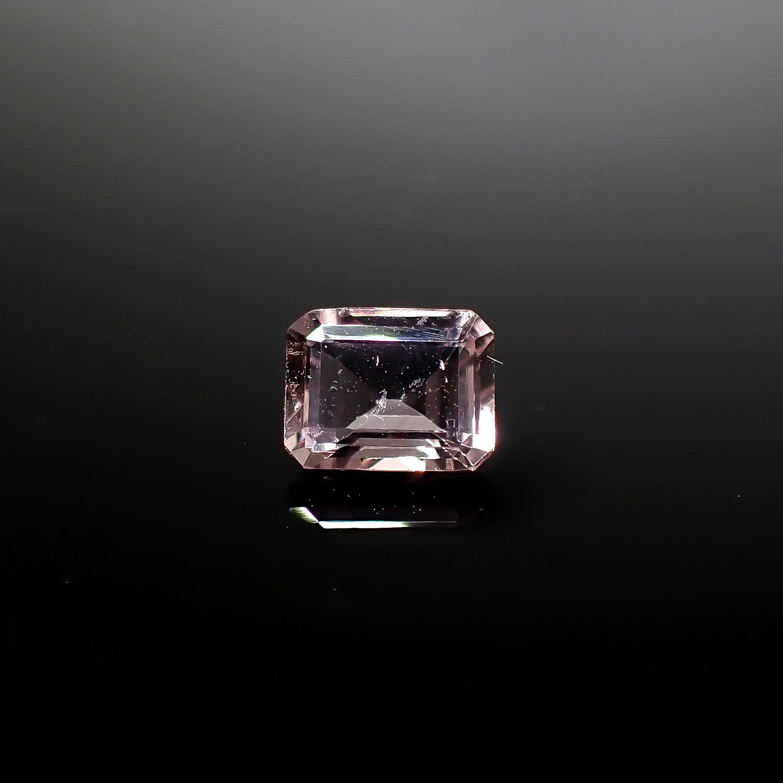 フローライト フルオレッセンス アフガニスタン産 1.65ct [250630525]7.4x5.9mm前後