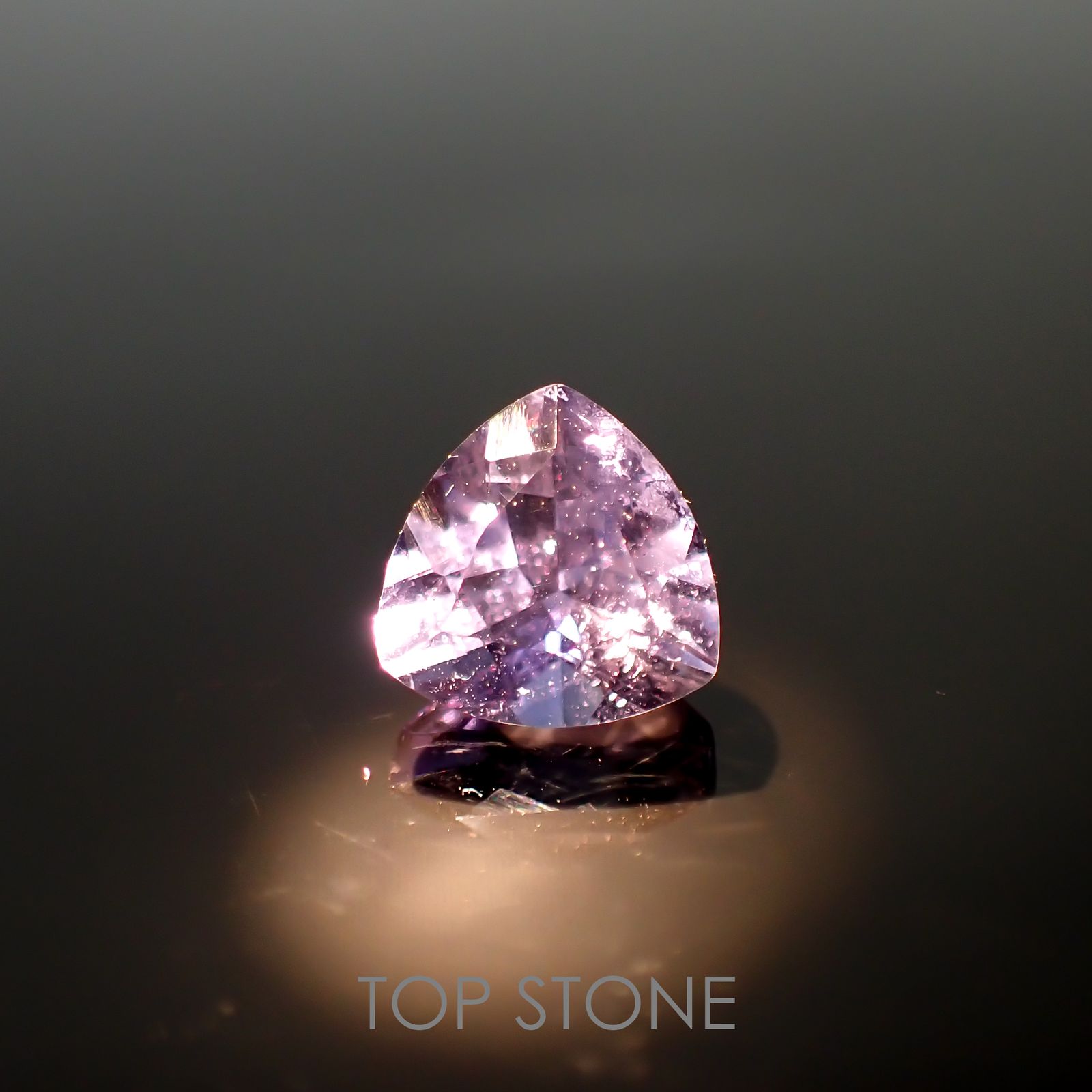 カラーチェンジフローライト(宝石名ブルー・フルオライト)ブラジル産 2.25ct 識別済[220114239]8.1x8.1mm前後