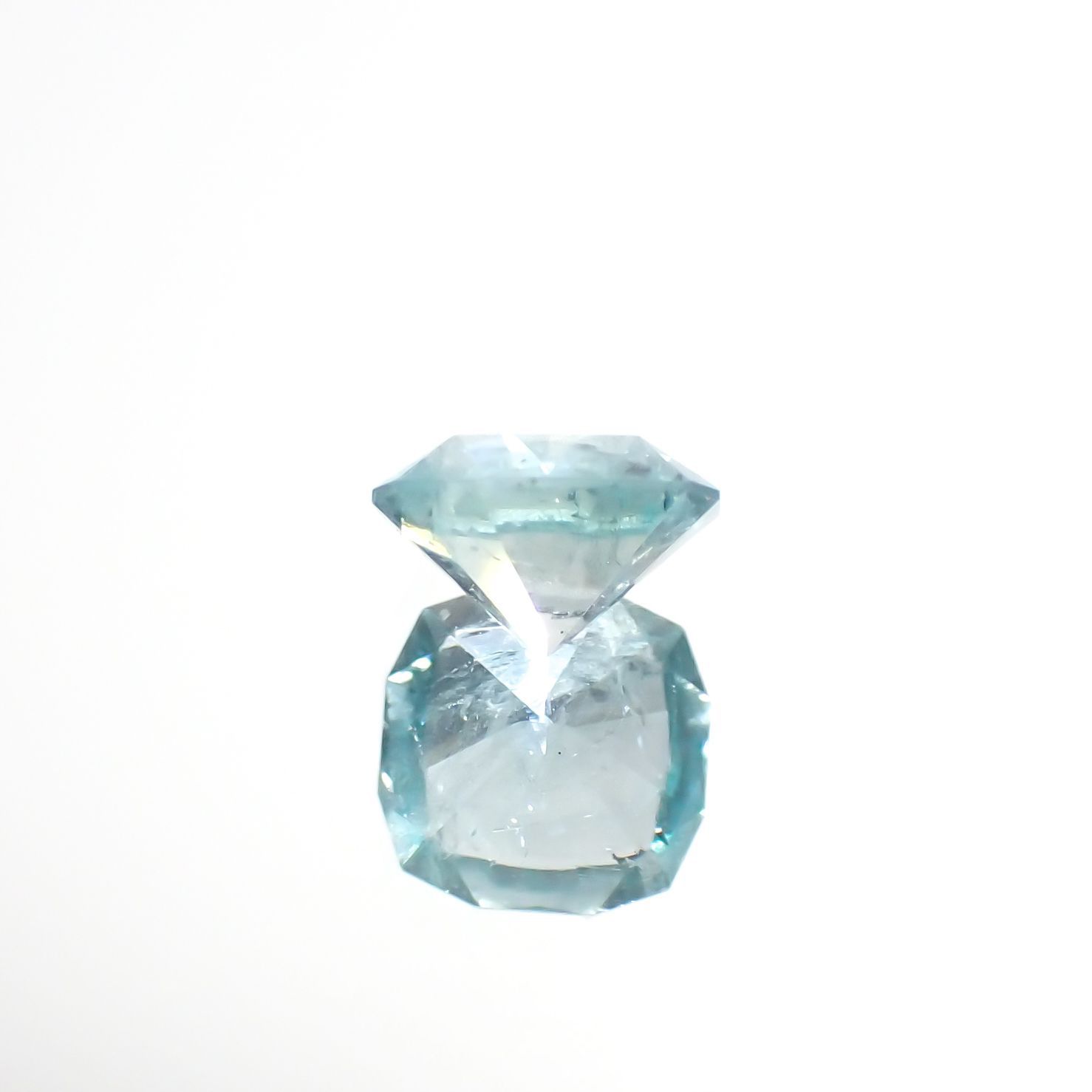 ◇カスタムカット◇ユークレース(宝石名ブルー・ユークレース)コロンビア産 0.487ct ソ付(彩珠)[221018844]5.1x5mm前後