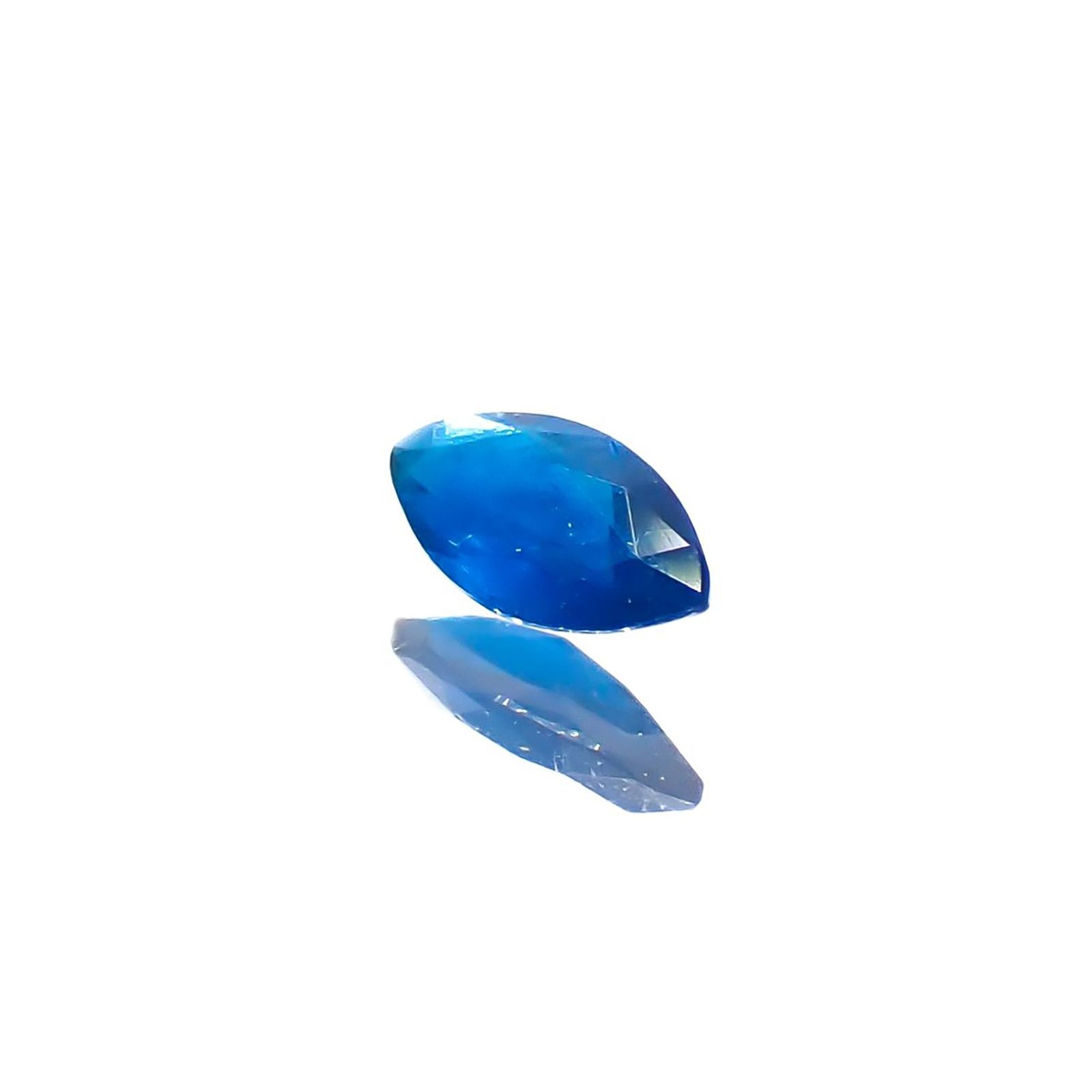 アウイナイト フルオレッセンス(宝石名アウイナイト)ドイツ産 識別済 0.052ct / 4.3x2.1mm前後 [240628310]