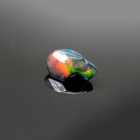 ◇バロック型◇ブラックオパール(宝石名オパール/加熱処理) エチオピア産 識別済 1.55ct / 12x6.3mm前後 [211013505]