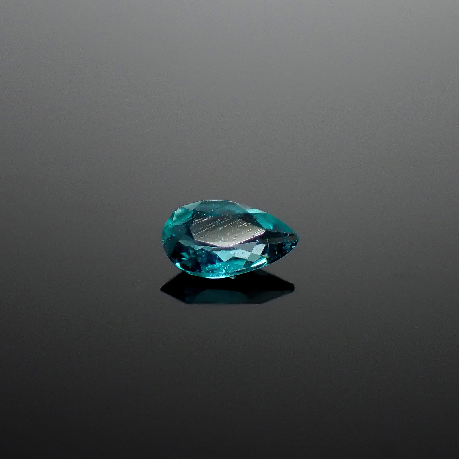 グランディディエライト(宝石名グランディディエライト)マダガスカル産 識別済 0.11ct / 4.7x2.8mm前後 [260826597]