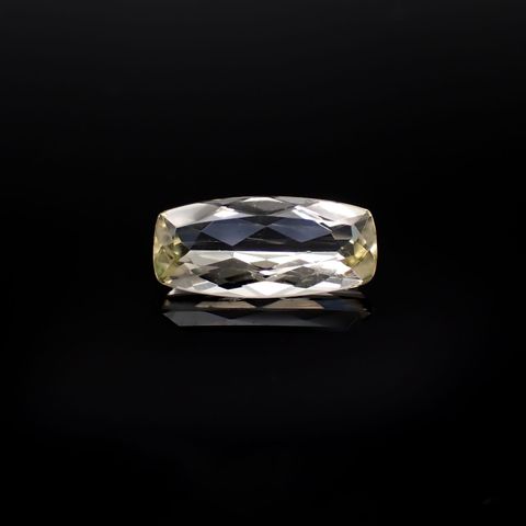 イエロースキャポライト(宝石名イエロー・スキャポライト)ブラジル・ミナスジェライス州産 識別済 2.17ct / 13x5.9mm前後 [251118023]
