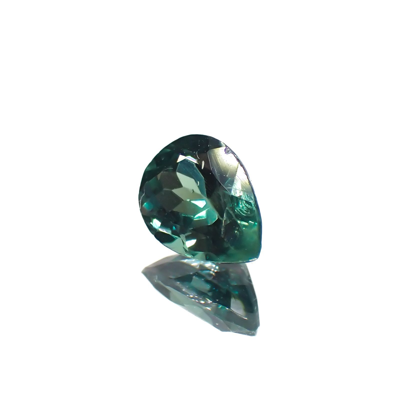 アレキサンドライト(宝石名アレキサンドライト)インド産 0.52ct 識別済[221219406]5.7x4.1mm前後