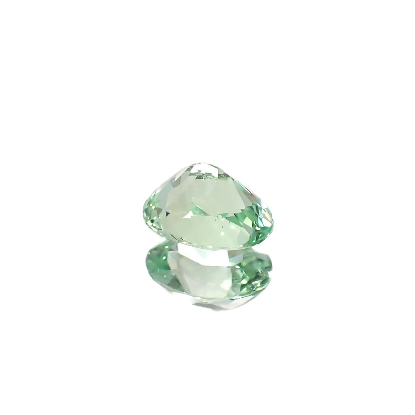 ミントガーネット タンザニア産 0.62ct [241229608]5.8x4.5mm前後