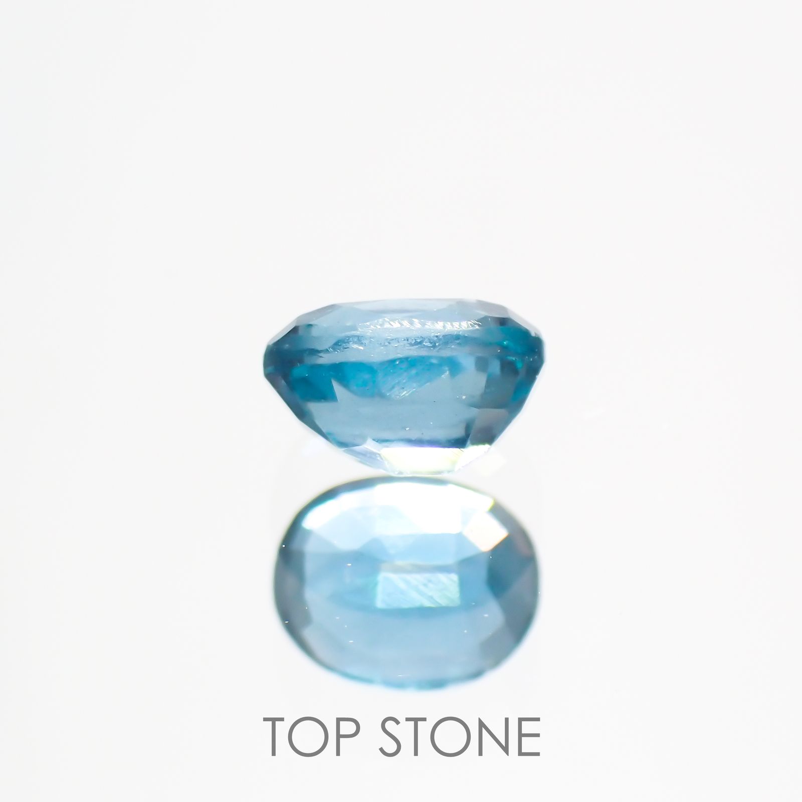 オーシャンブルーカイヤナイト(宝石名カイヤナイト) インド・オリッサ州産 0.56ct 識別済[210812359]4.9×4mm前後