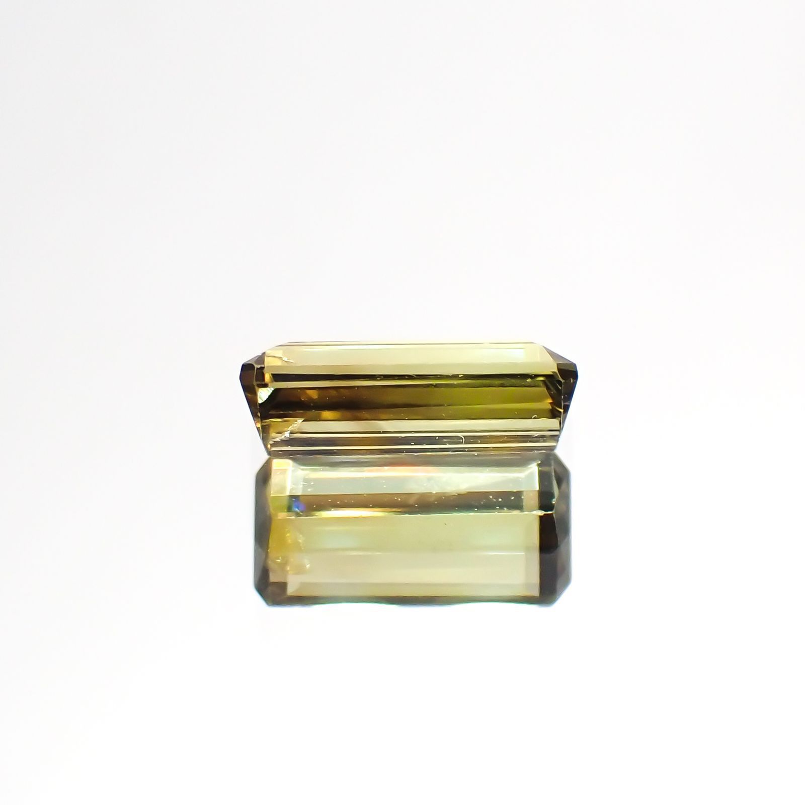 バイカラークリソベリル(宝石名バイカラー・クリソベリル)マダガスカル産 0.95ct 識別済[220114200]7.9x3.8mm前後