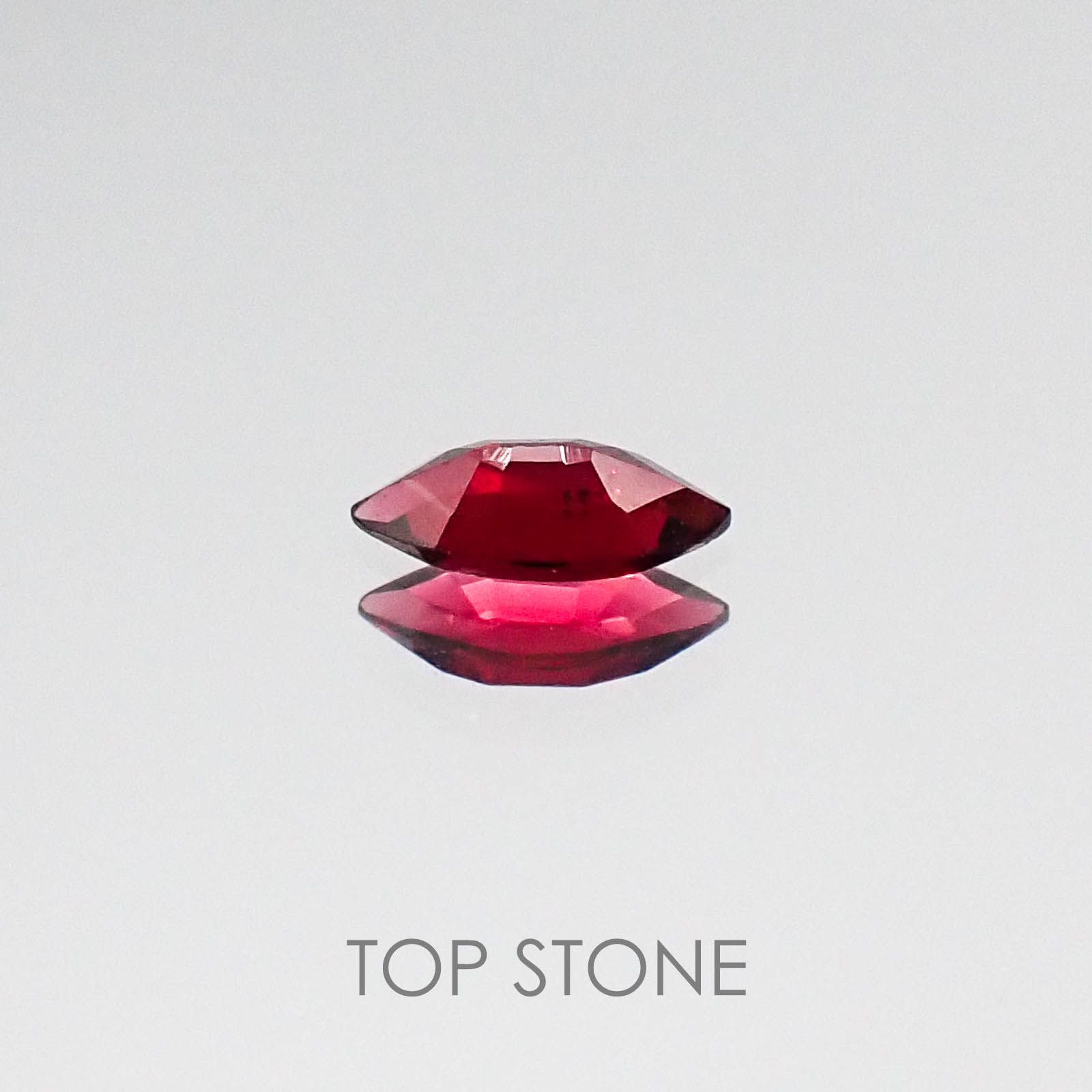 レッドスピネル(宝石名レッド・スピネル) タンザニア産 0.15ct 識別済[20073921]5.2×2.6mm前後