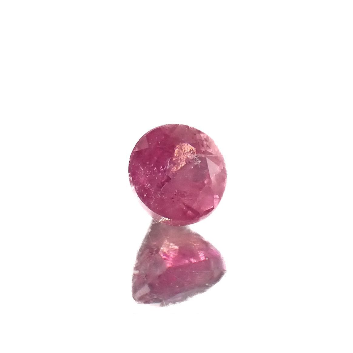 レッドベリル(宝石名レッド・ベリル)アメリカ・ユタ州産 0.083ct 識別済[220716752]2.6x2.6mm前後