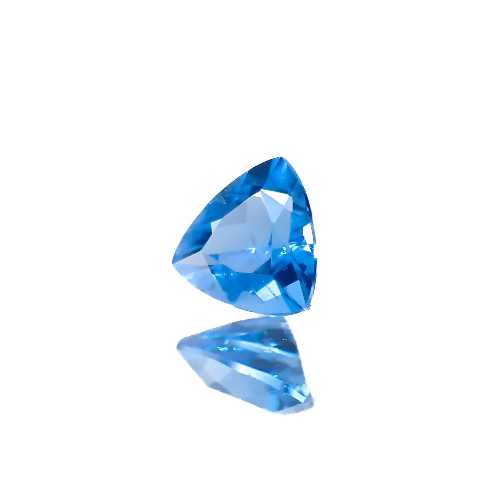 アウイナイト フルオレッセンス(宝石名アウイナイト)ドイツ産 0.16ct 識別済[220917690]3.9x4mm前後