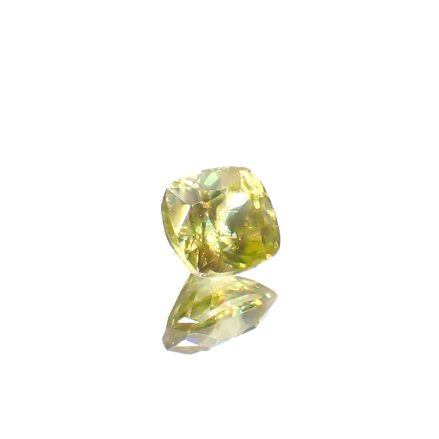 スフェーン マダガスカル産 0.36ct[240627909]4.1x3.7mm前後