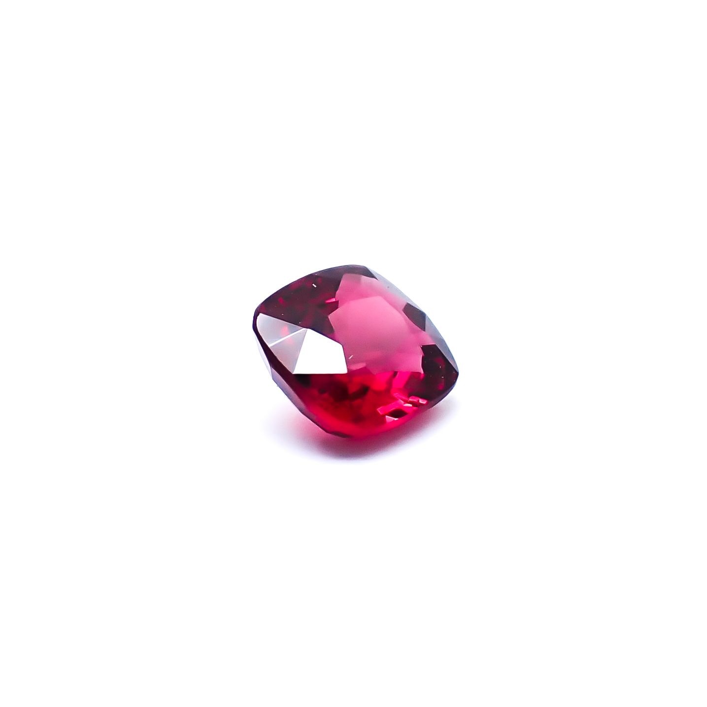 ジェダイスピネル(宝石名スピネル/別名ジェダイスピネル)ビルマ産 GUILD鑑付 0.54ct / 5.02x4.48mm前後 [260732536]
