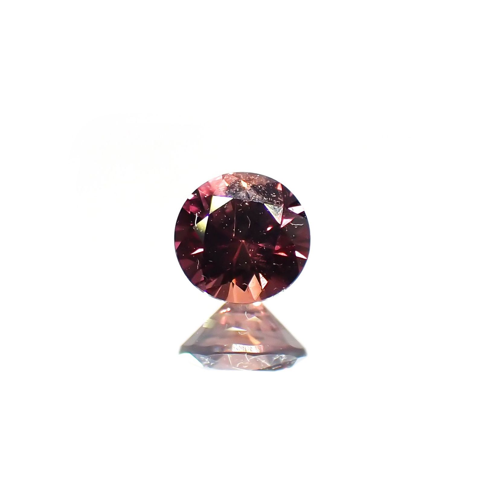 バーガンディーサファイア(宝石名サファイア)タンザニア産 識別済 0.38ct / 4.4x4.3mm前後 [220115036]