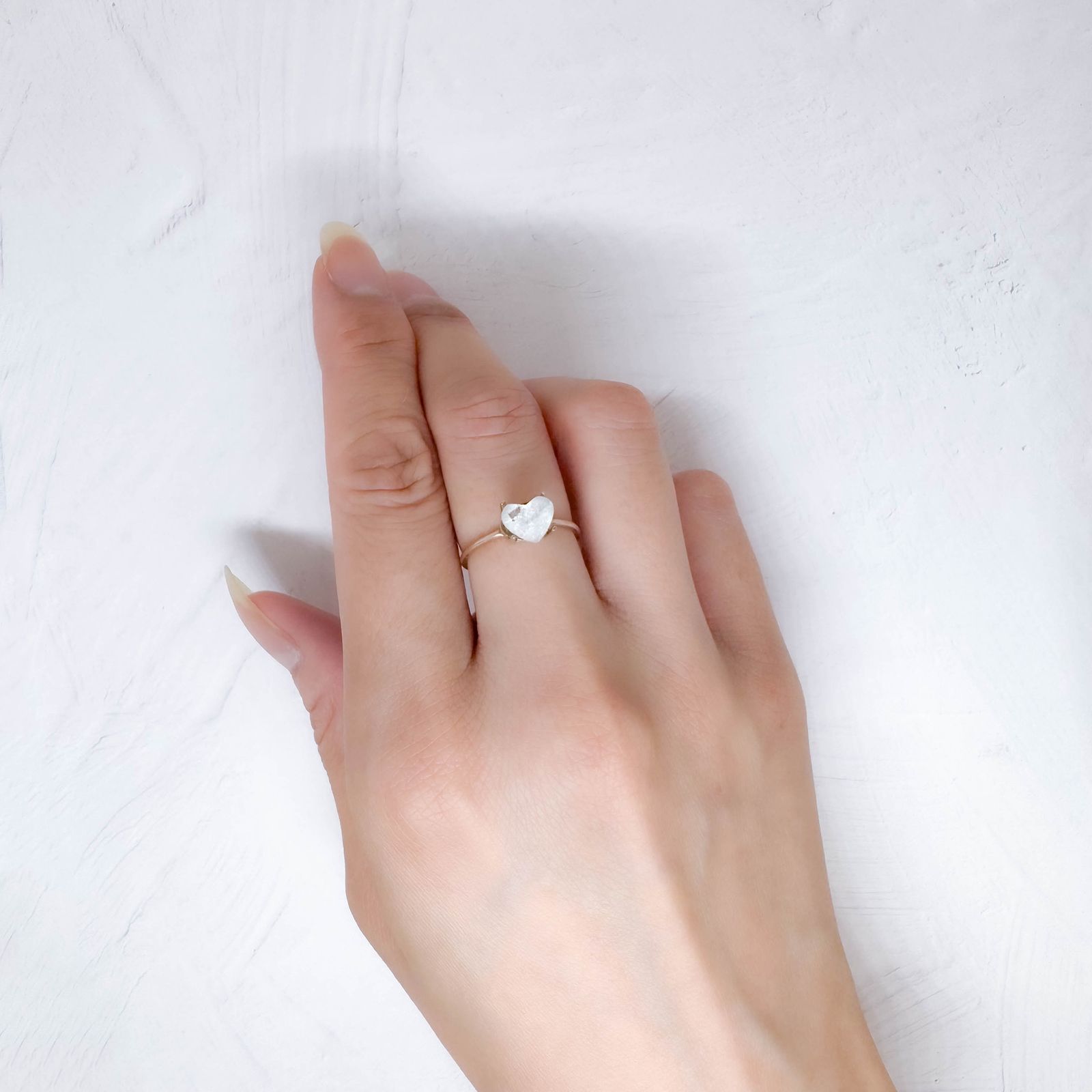 イリデッセンスアクアマリン ブラジル産 0.86ct [250730842]6.4x7.4mm前後