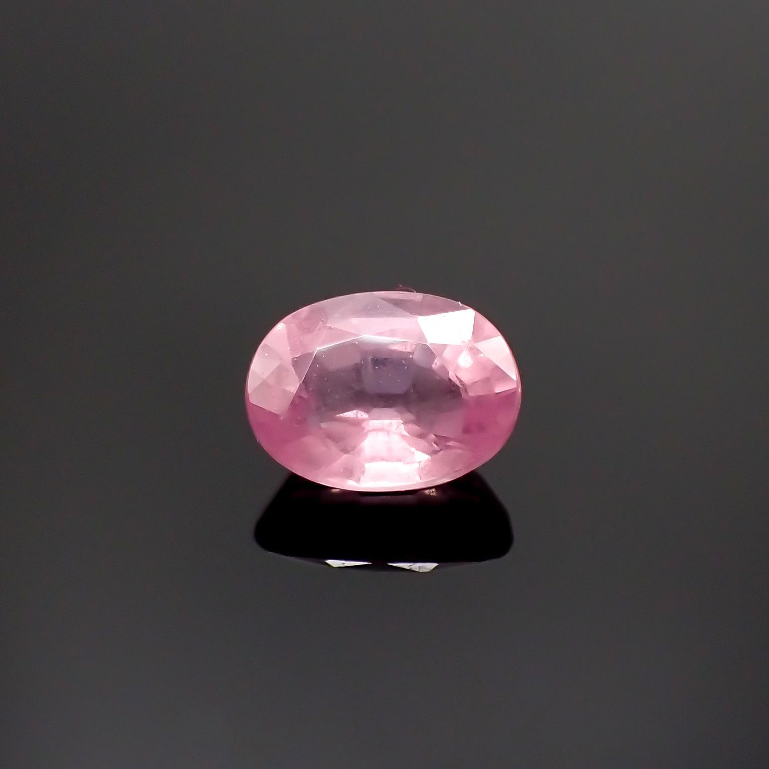 シルキーピンクスピネル(宝石名ピンク・スピネル) タンザニア産 0.86ct 識別済[240212894]6.4×4.8mm前後