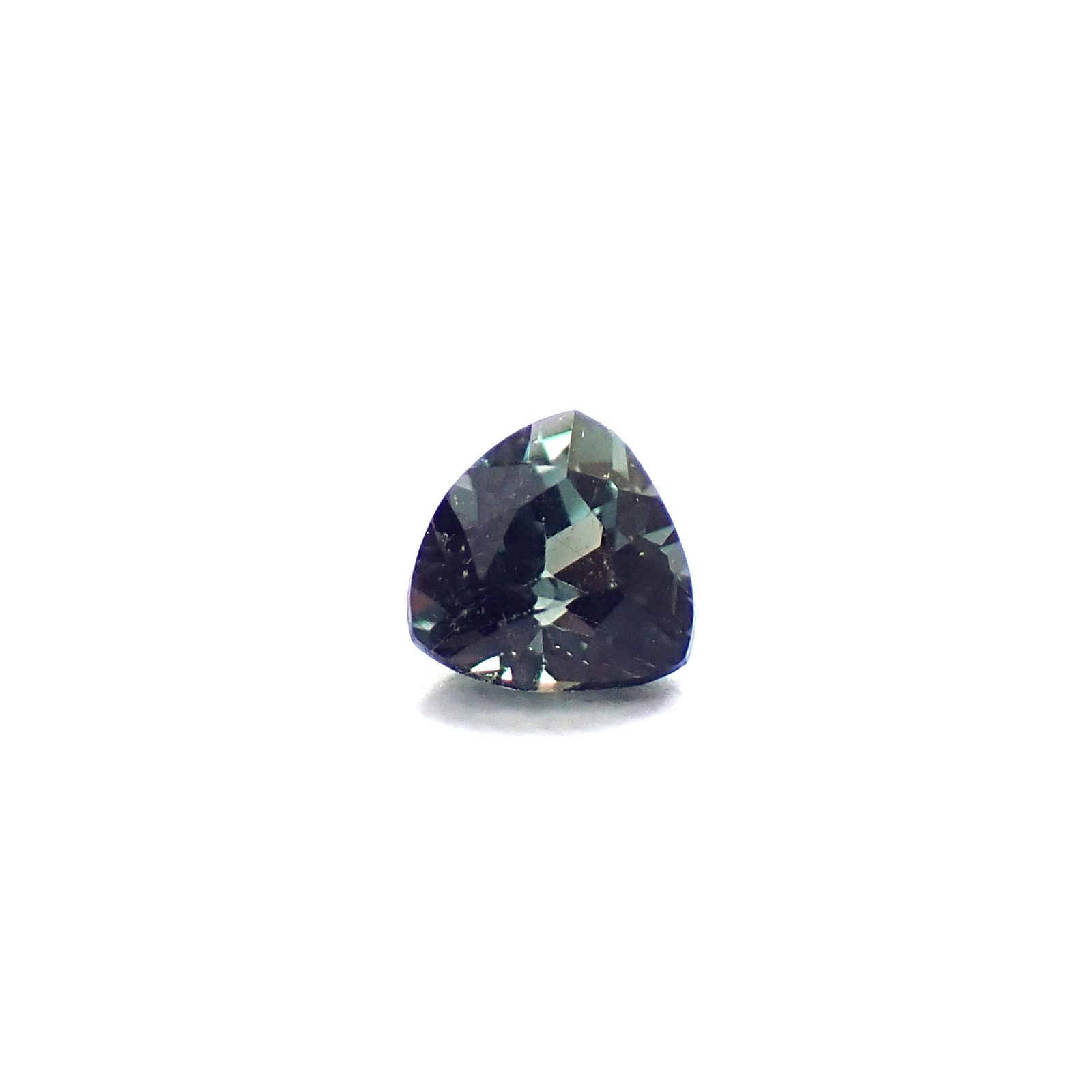 ベキリーブルーガーネット（カラーチェンジガーネット アレキタイプ） マダガスカル・ベキリー産 0.13ct / 3x3mm前後 [260732459]