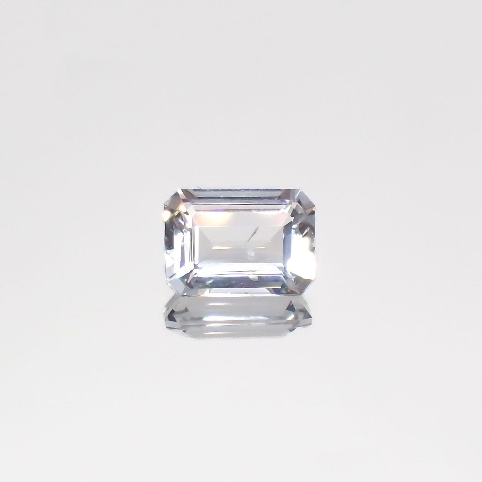 テネブレッセンススキャポライト(宝石名スキャポライト)アフガニスタン産 識別済 1.36ct / 8.3x6mm前後 [251219635]