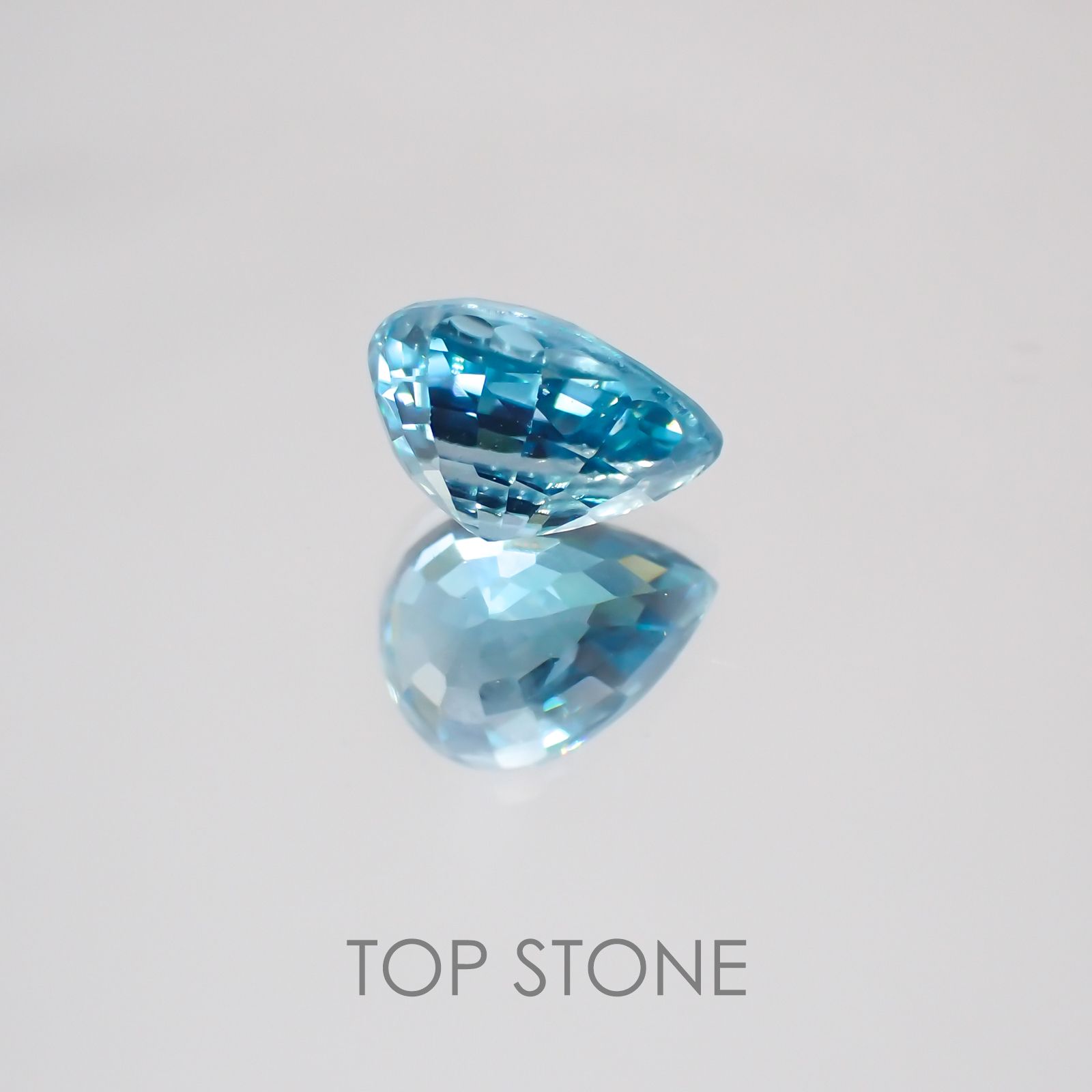 ブルージルコン カンボジア産 ルース 2.13ct[20063095]8×6mm前後