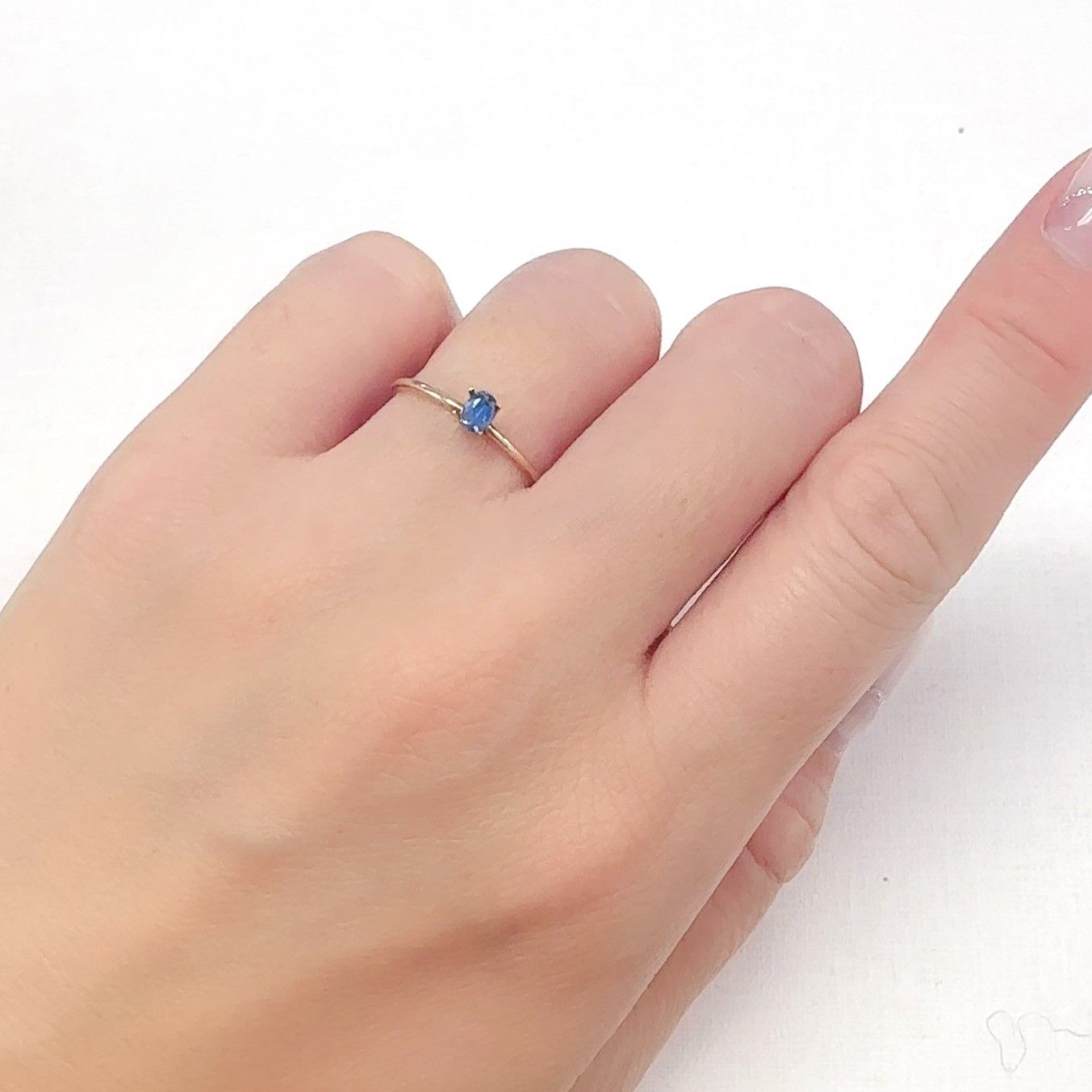 タトゥーアクアマリン ブラジル・ミナスジェライス州タトゥー鉱山産 0.15ct[240627943]3.9x2.7mm前後