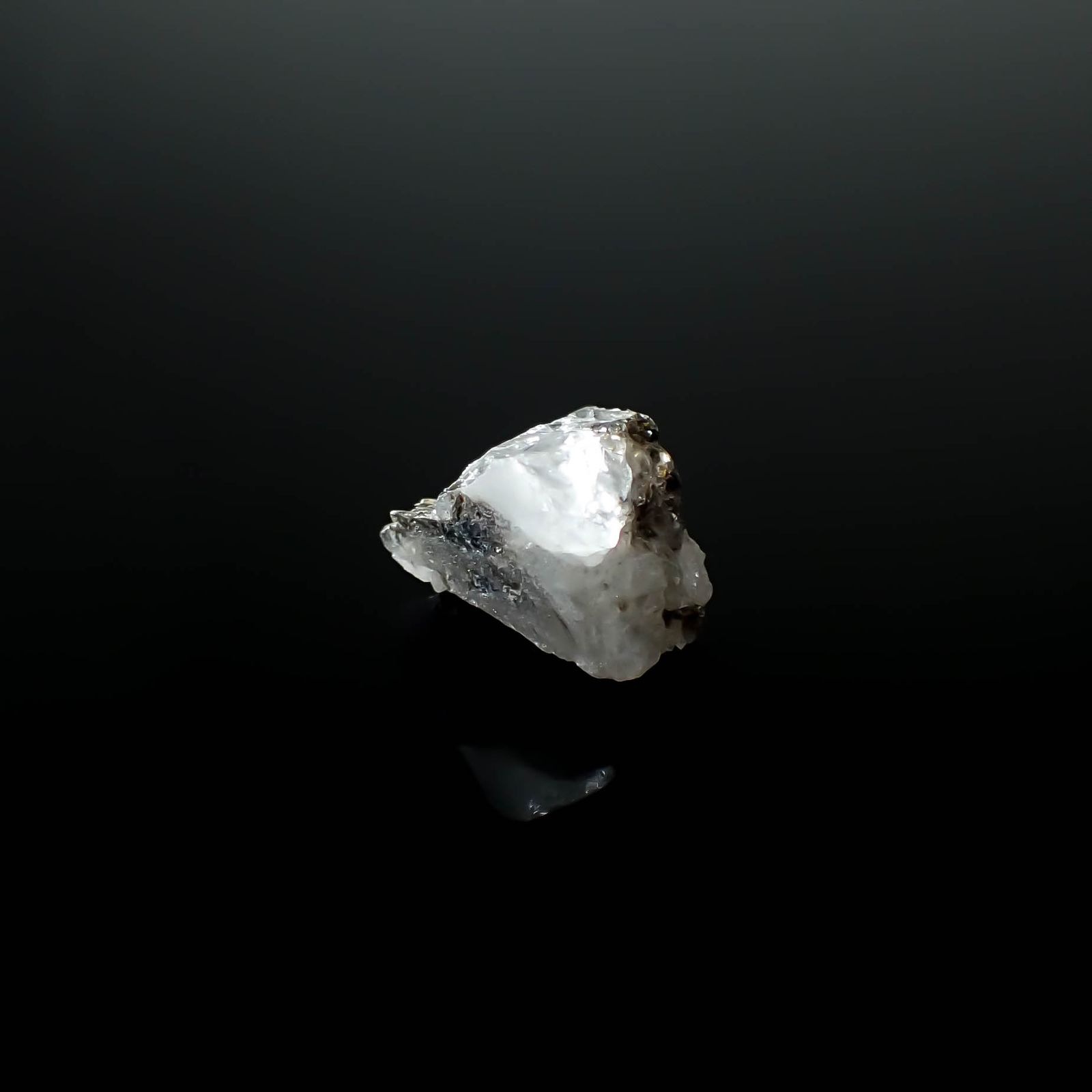 フェナカイト 原石 ロシア産 4.11ct [250730802]11.1x7.3mm前後