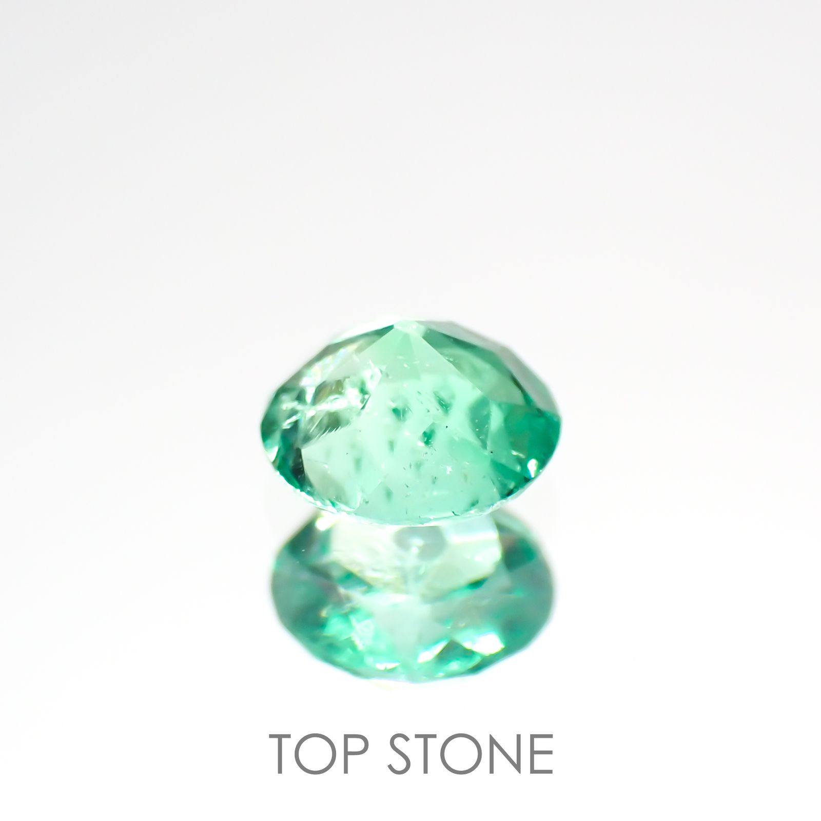 エメラルド(宝石名エメラルド) コロンビア産 0.311ct ソ付(彩珠)[211013171]4.6×4.6mm前後
