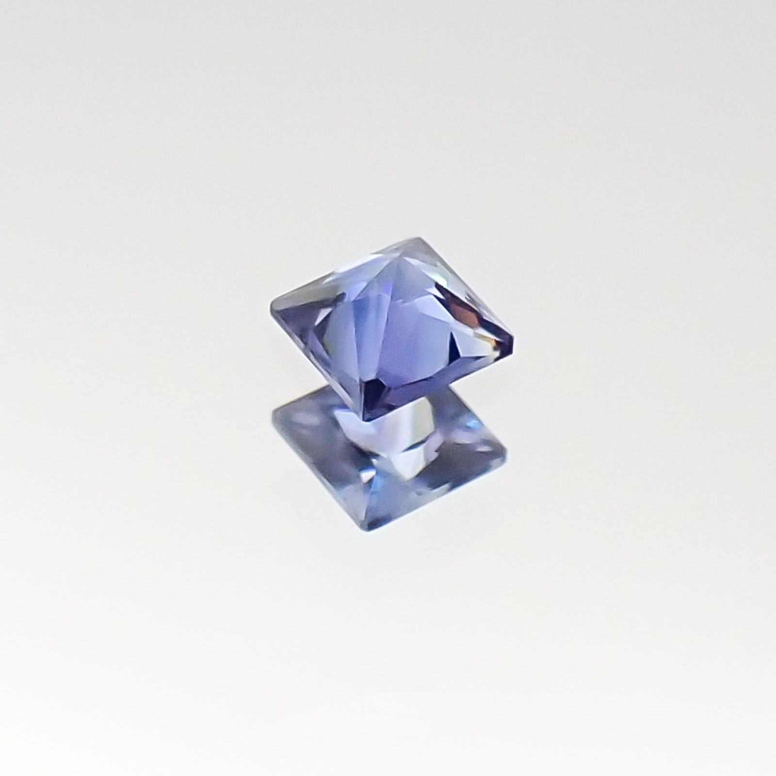 ◇プリンセスカット◇ベニトアイト アメリカ産 ルース 0.048ct[20095838]2×2mm前後