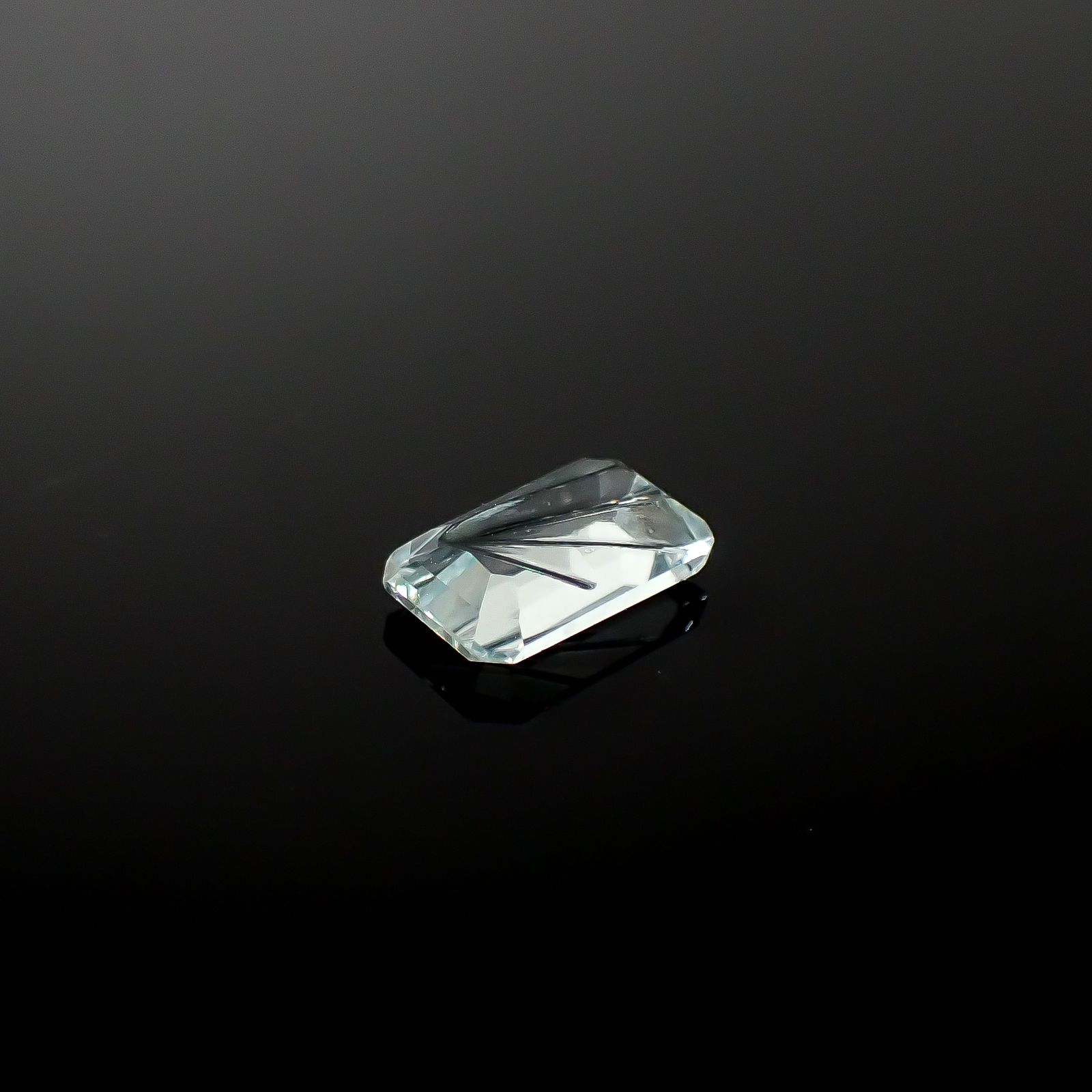 ◇甲州貴石切子Plus Three◇モンテブラサイト カード付き(宝石名モンテブラサイト)マダガスカル産 1.02ct 識別済[250630491]8.2x5.2mm前後