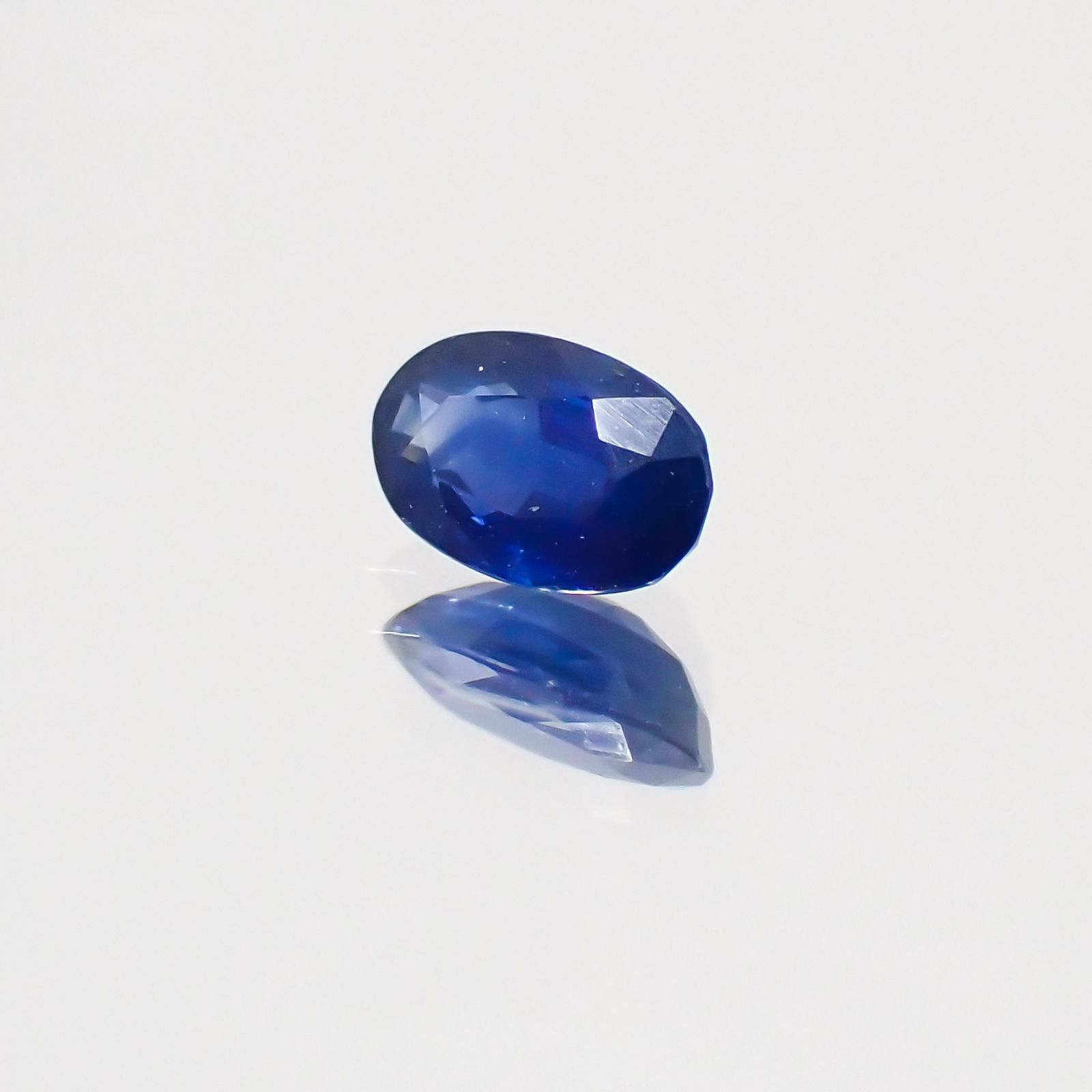 サファイア マダガスカル・スリランカ産 ルース 0.3ct[20128707]5.1×3.1mm前後