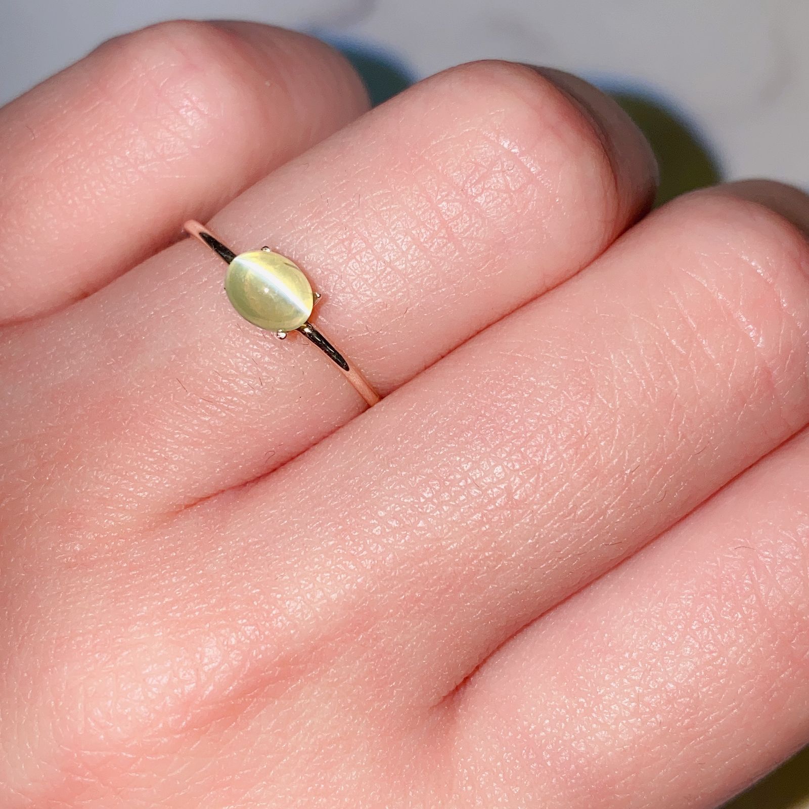 クリソベリルキャッツアイ(宝石名クリソベリル・キャッツアイ) スリランカ産 0.85ct 識別済[20084683]5.3×4.4mm前後