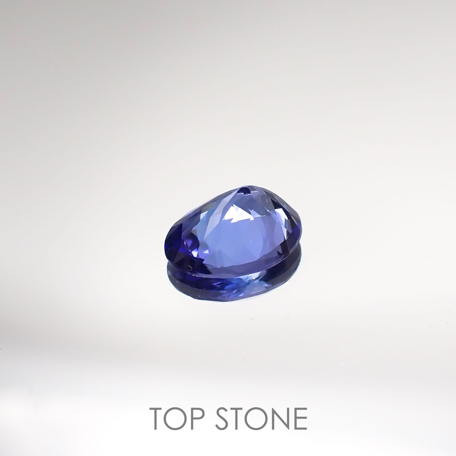 タンザナイト(宝石名タンザナイト) タンザニア産 1.16ct 識別済[210711839]8.1×6.1mm前後
