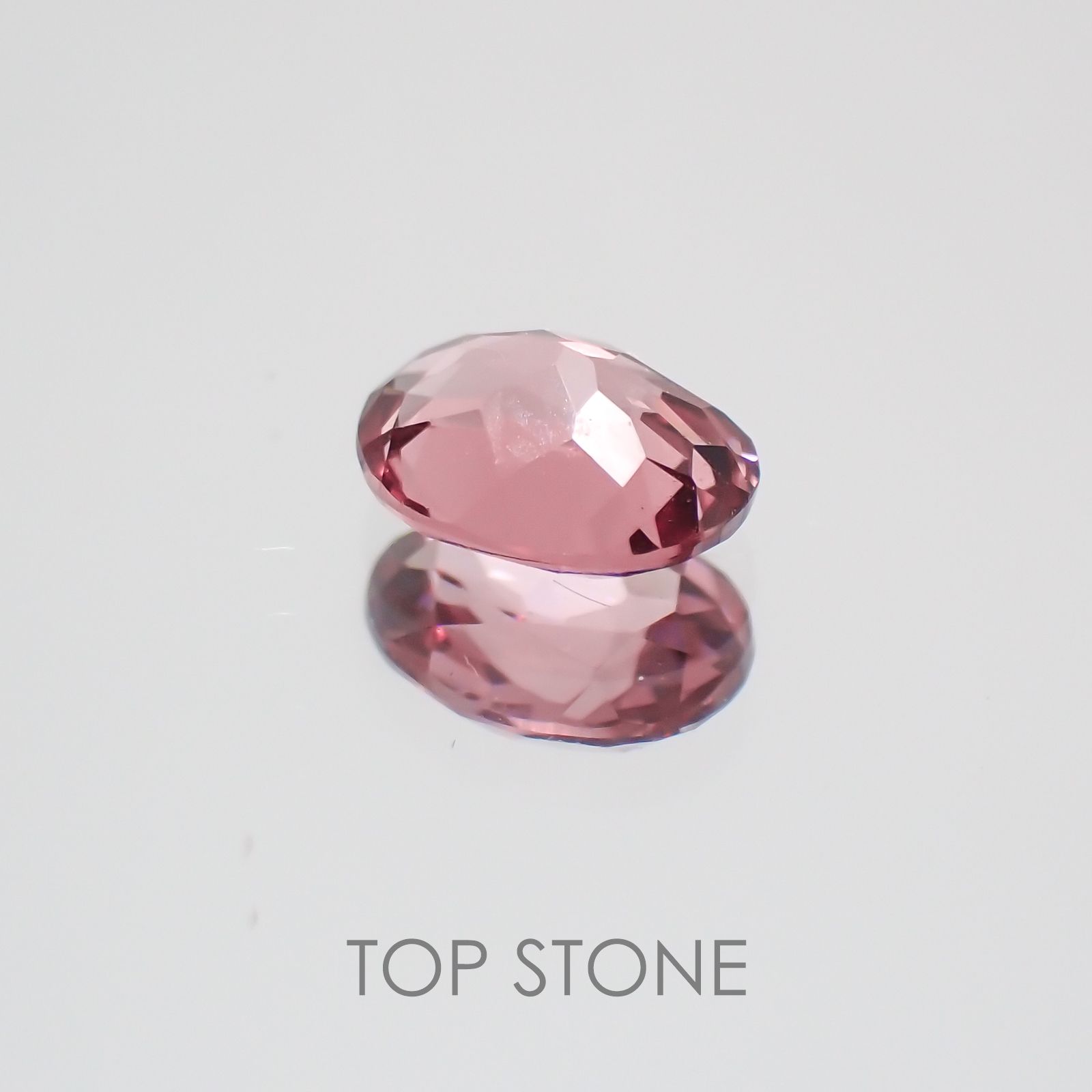 カラーチェンジマラヤガーネット タンザニア産 ルース 0.48ct[21059667]5.5×4.3mm前後