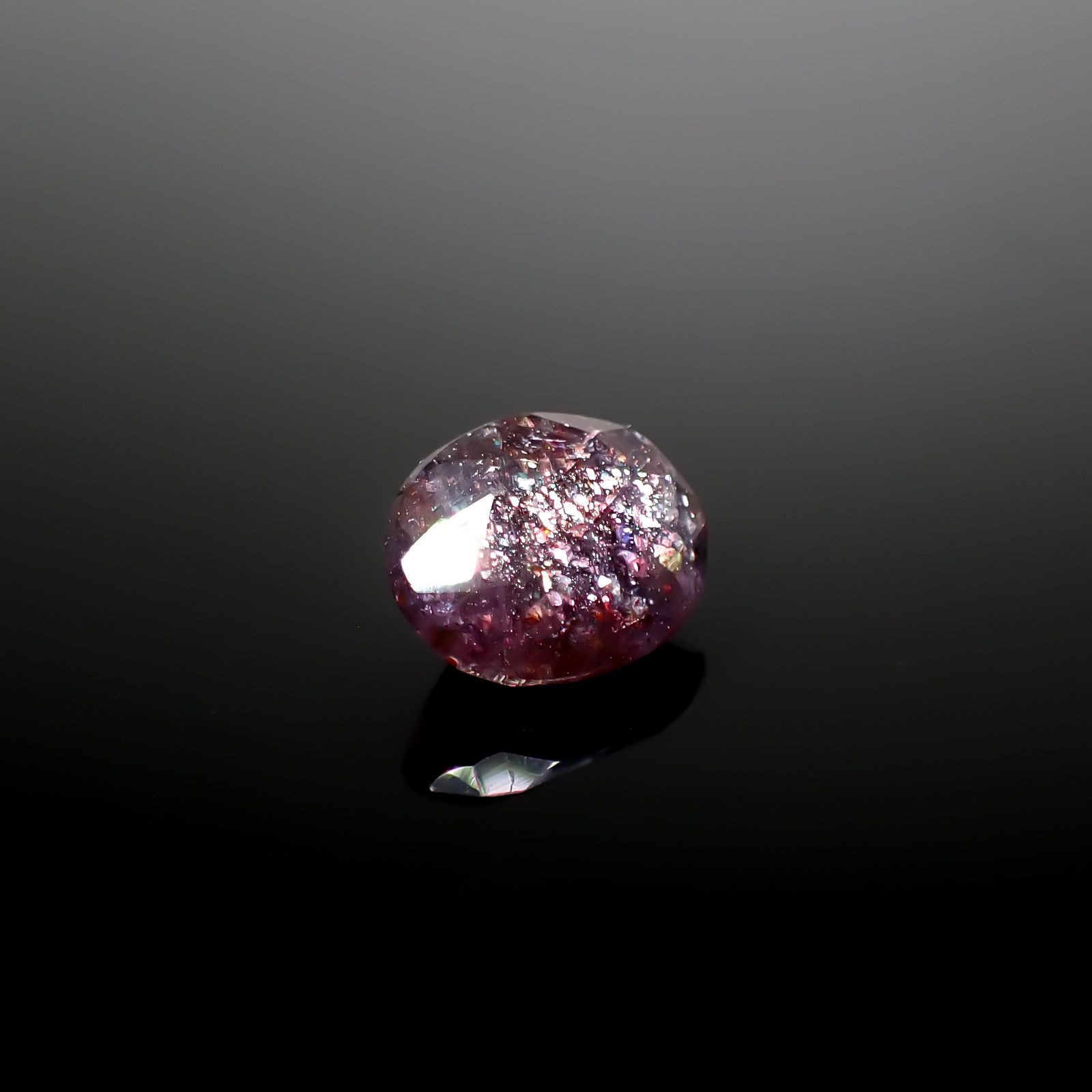 ブラッドショットアイオライト インド産 1.68ct [241129464]8.9x7.2mm前後