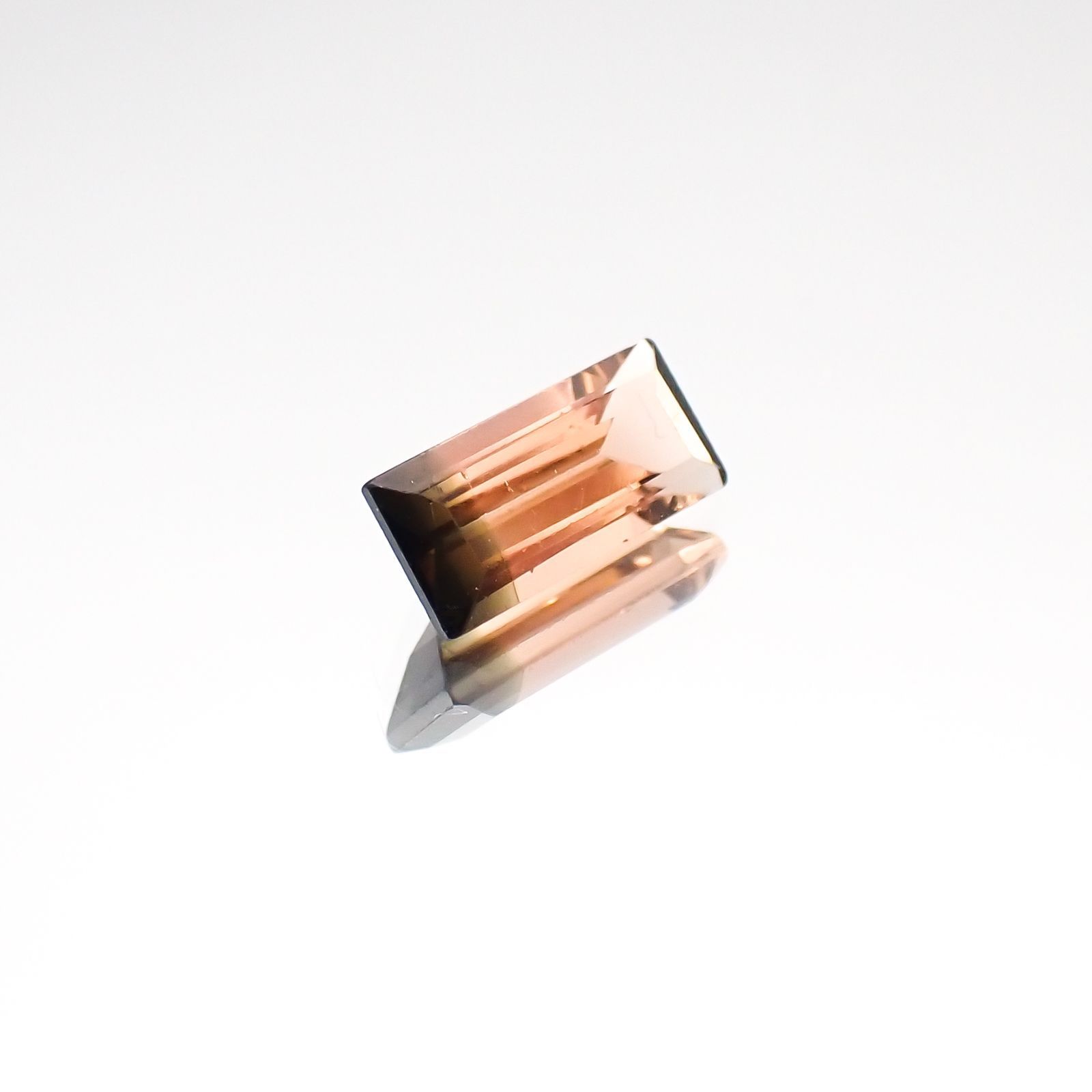 バイカラートルマリン(宝石名バイカラー・トルマリン)ブラジル産 0.56ct 識別済[231124211]7.3x3.3mm前後