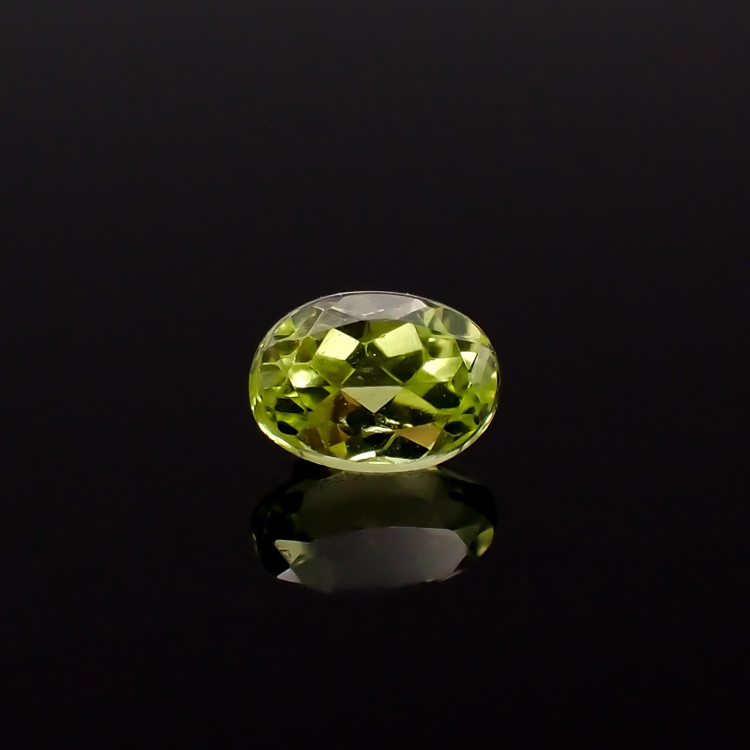 パロットクリソベリル(宝石名クリソベリル)インド産 0.26ct 識別済[231225178]4.1x3mm前後