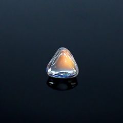 ◇バフトップカット◇レインボームーンストーン(宝石名ラブラドライト)マダガスカル産 識別済 0.41ct / 4.5x4.8mm前後 [250931040]