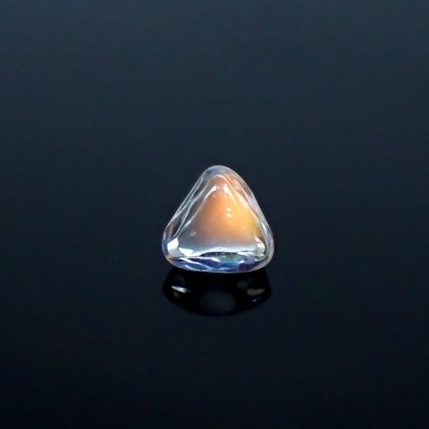 ◇バフトップカット◇レインボームーンストーン(宝石名ラブラドライト)マダガスカル産 識別済 0.41ct / 4.5x4.8mm前後 [250931040]
