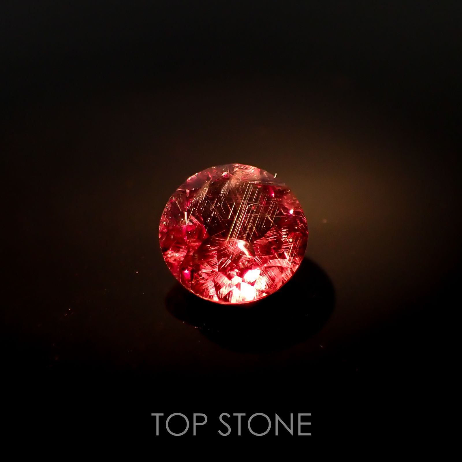 カラーチェンジガーネット(宝石名ガーネット) タンザニア/マダガスカル産 1.11ct 識別済[210611191]6.6×6.5mm前後