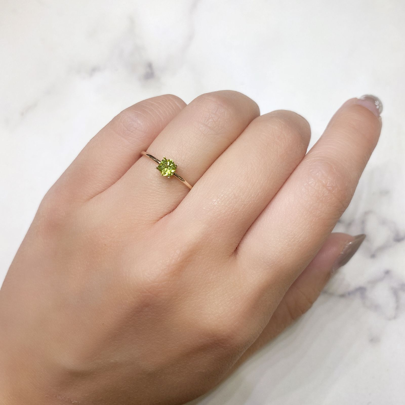 ◇ヘキサゴンカット◇ペリドット(宝石名ペリドット) パキスタン産 0.38ct 識別済[251013091]4×4mm前後