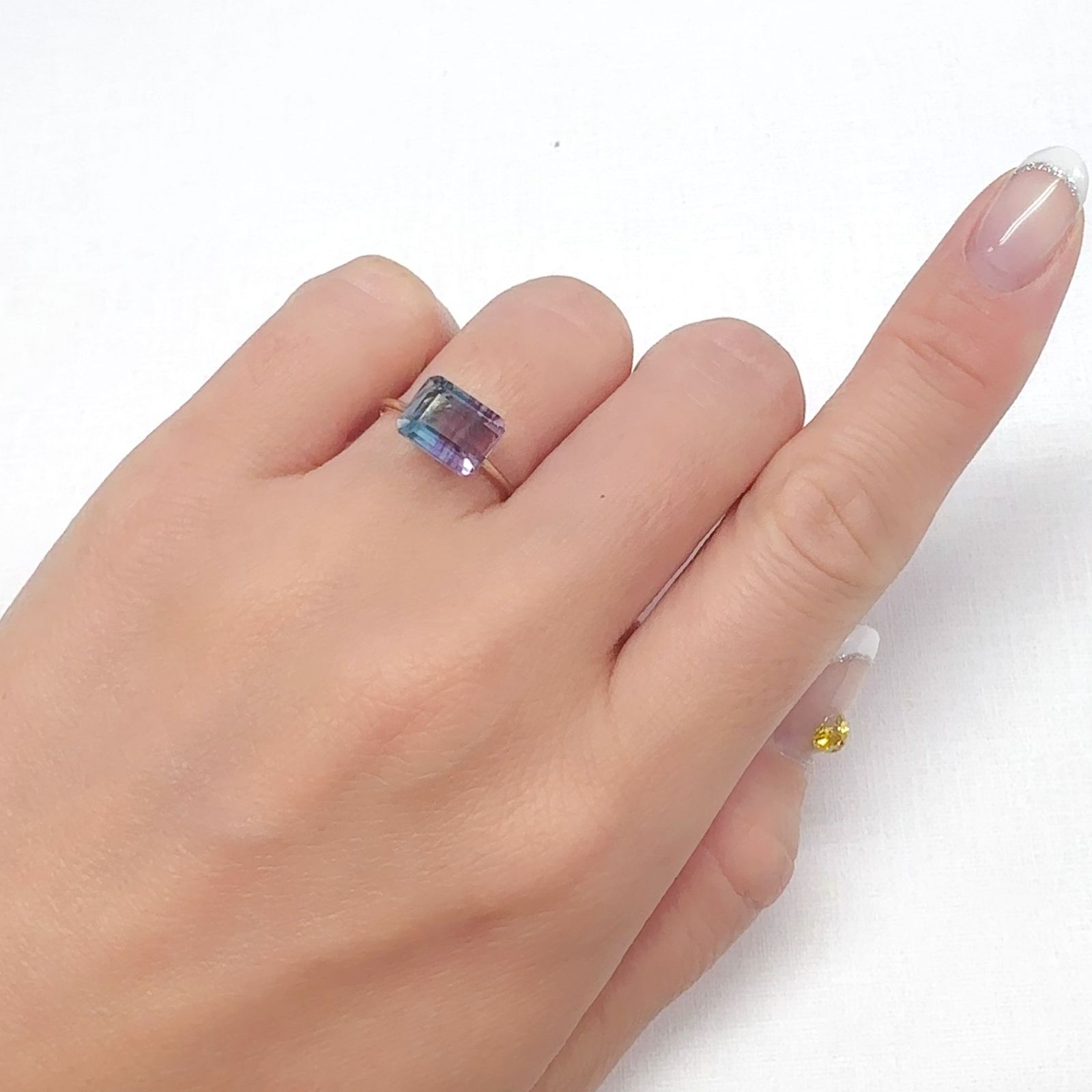 パーティカラーフローライト フルオレッセンス ブラジル産 2.97ct[240828643]8.9x6.9mm前後