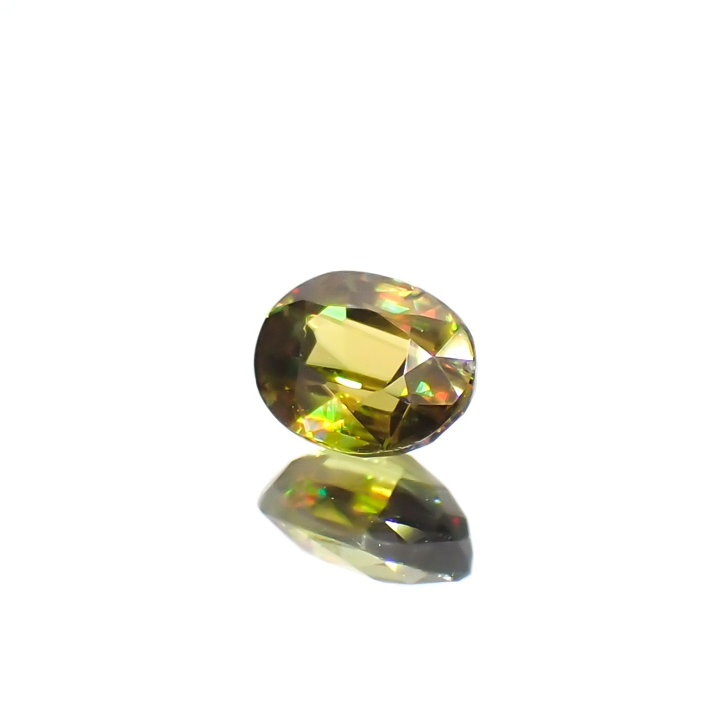 カラーチェンジスフェーン パキスタン産 0.39ct[231224741]4.8x3.8mm前後